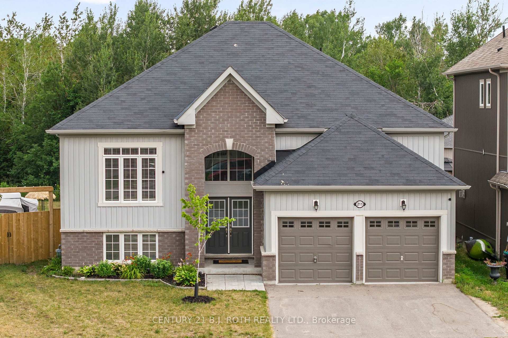 Photo 2 of 211 Roy Drive, Clearview, Stayner — HOMEH