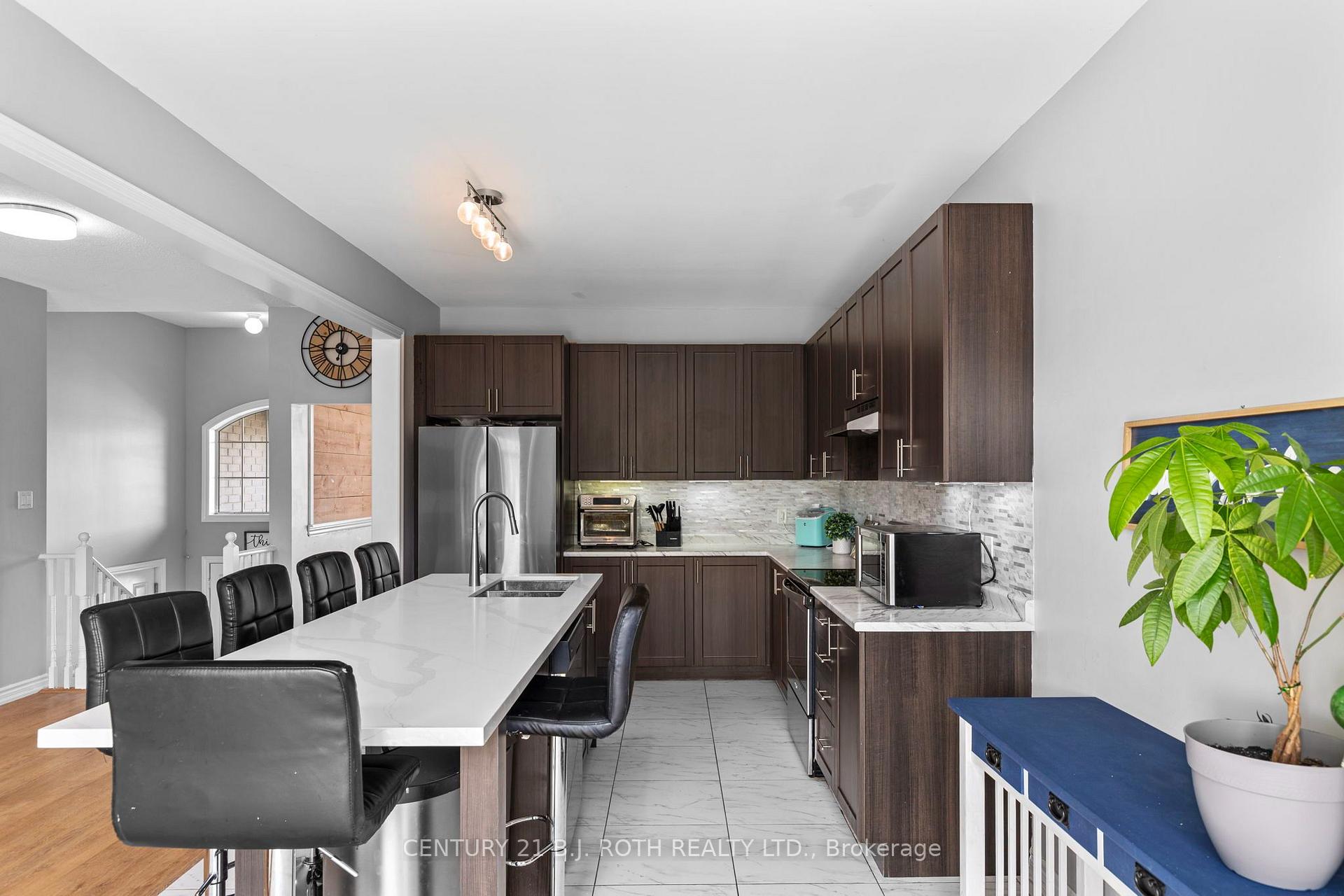 Photo 9 of 211 Roy Drive, Clearview, Stayner — HOMEH