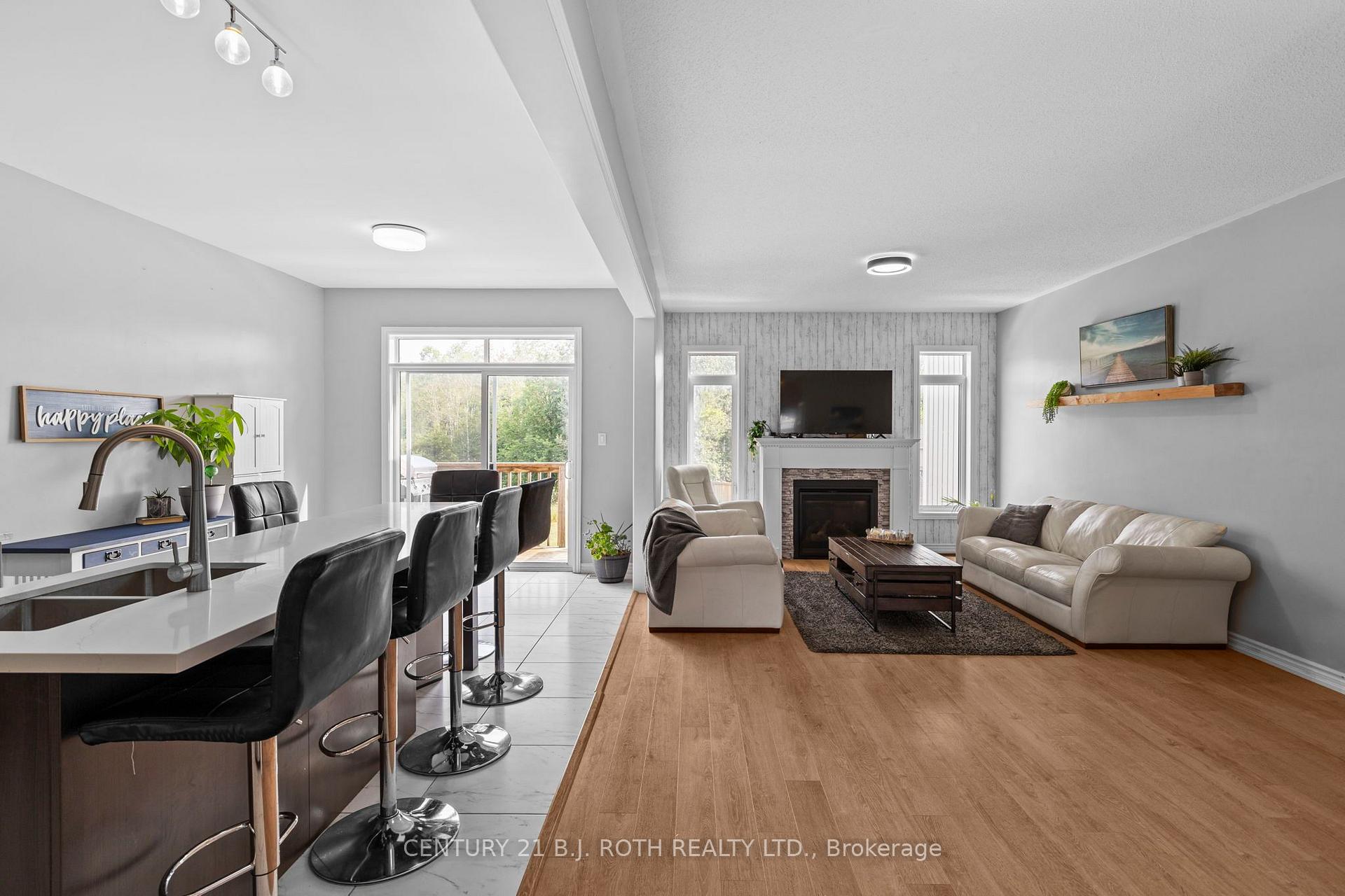 Photo 12 of 211 Roy Drive, Clearview, Stayner — HOMEH