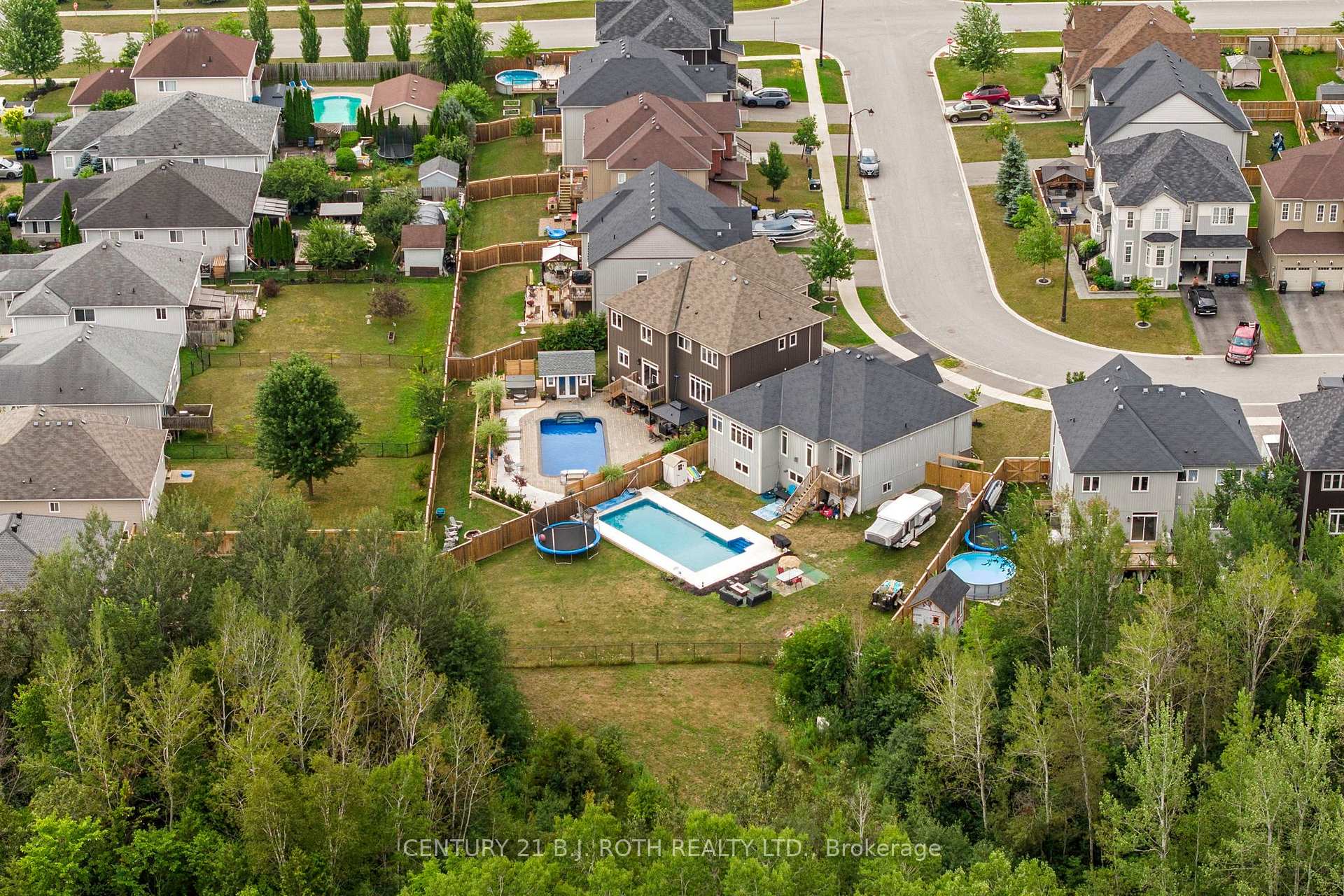 Photo 35 of 211 Roy Drive, Clearview, Stayner — HOMEH