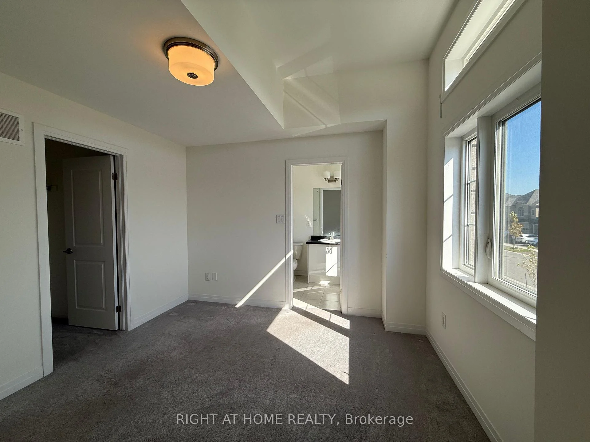Photo 7 of 95 Hitchman Street, Brant, Paris — HOMEH