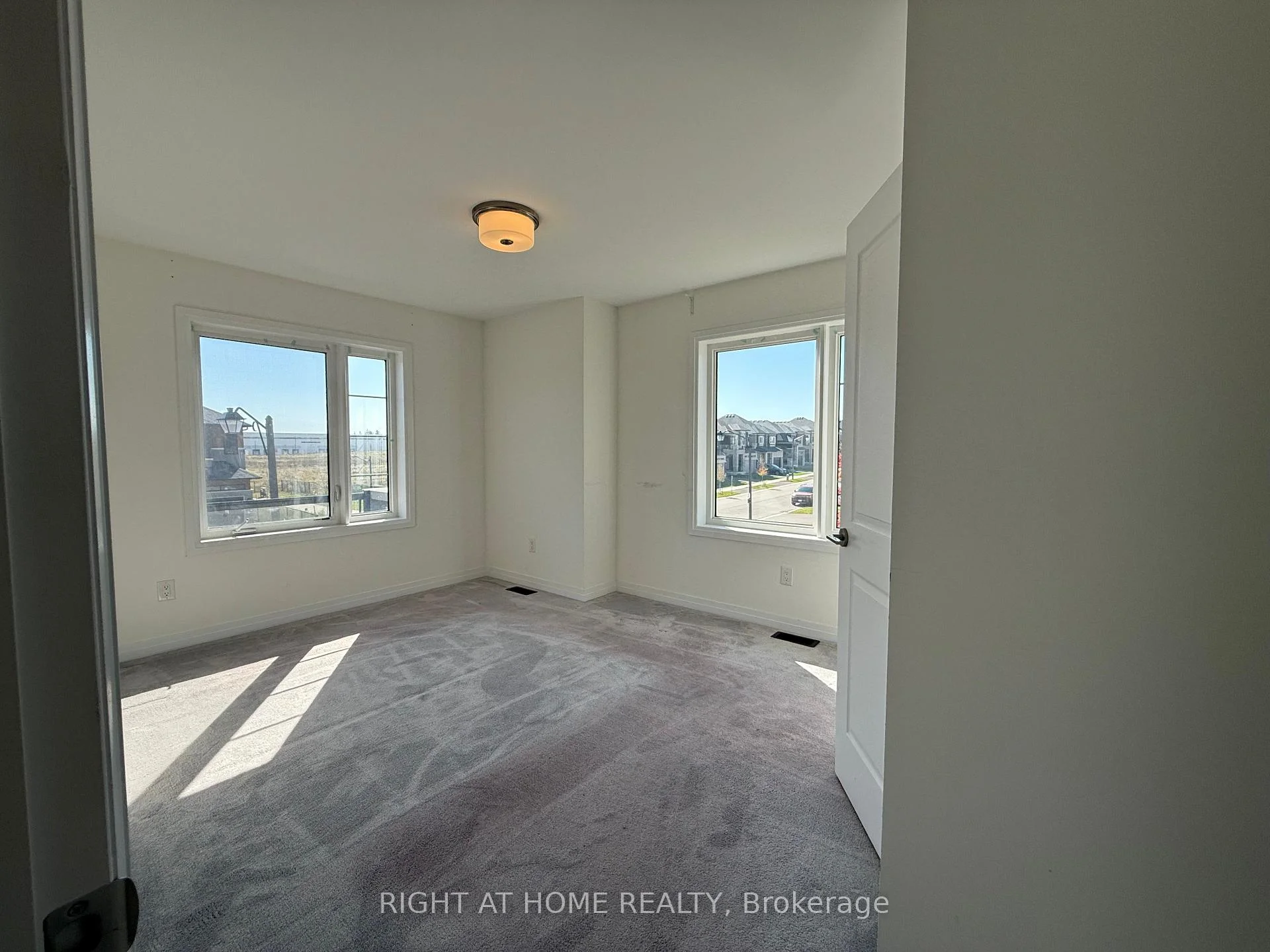 Photo 9 of 95 Hitchman Street, Brant, Paris — HOMEH