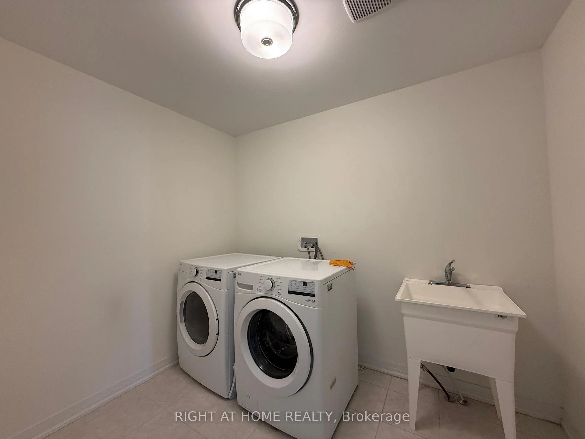 Photo 12 of 95 Hitchman Street, Brant, Paris — HOMEH