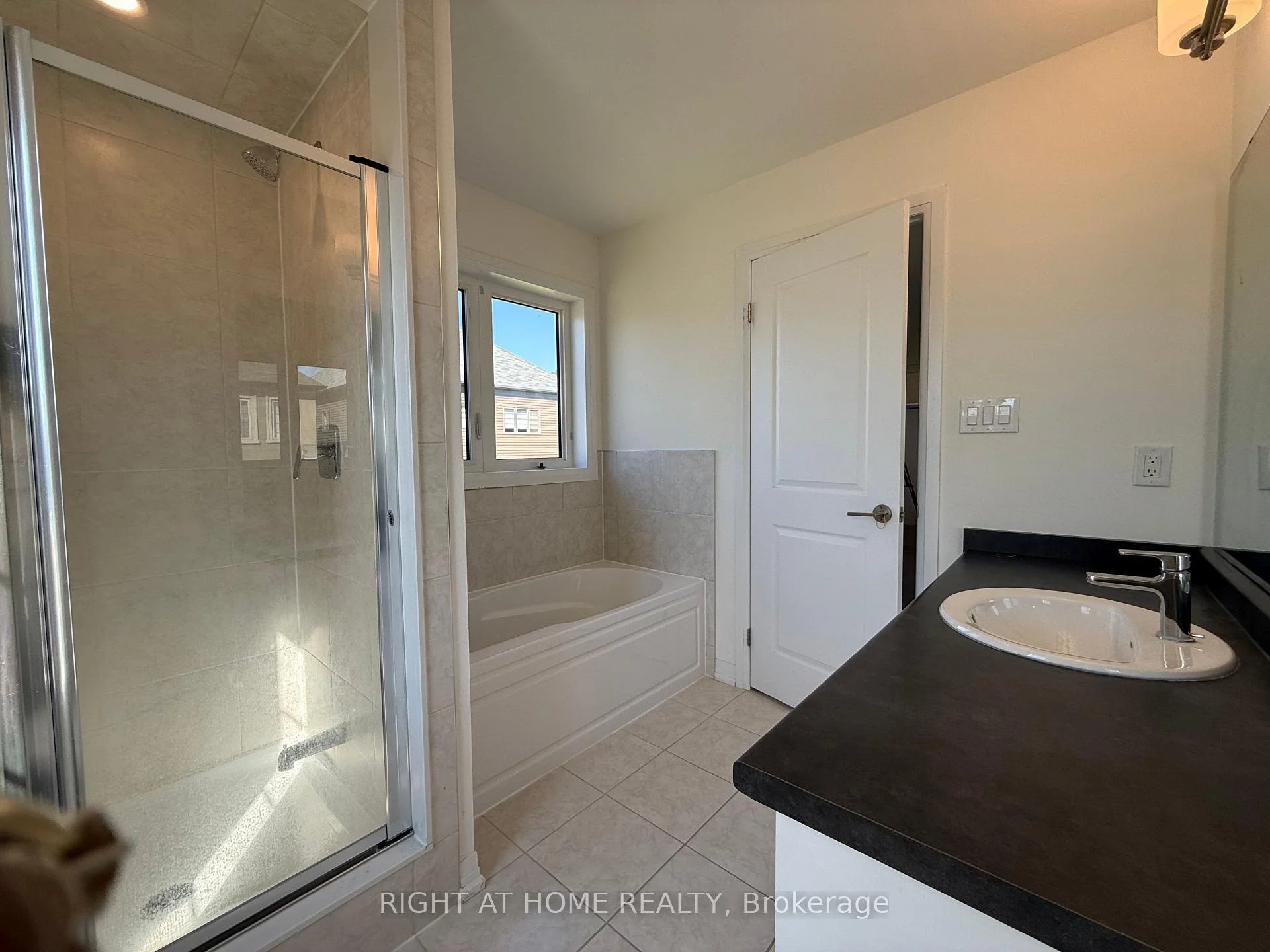 Photo 14 of 95 Hitchman Street, Brant, Paris — HOMEH