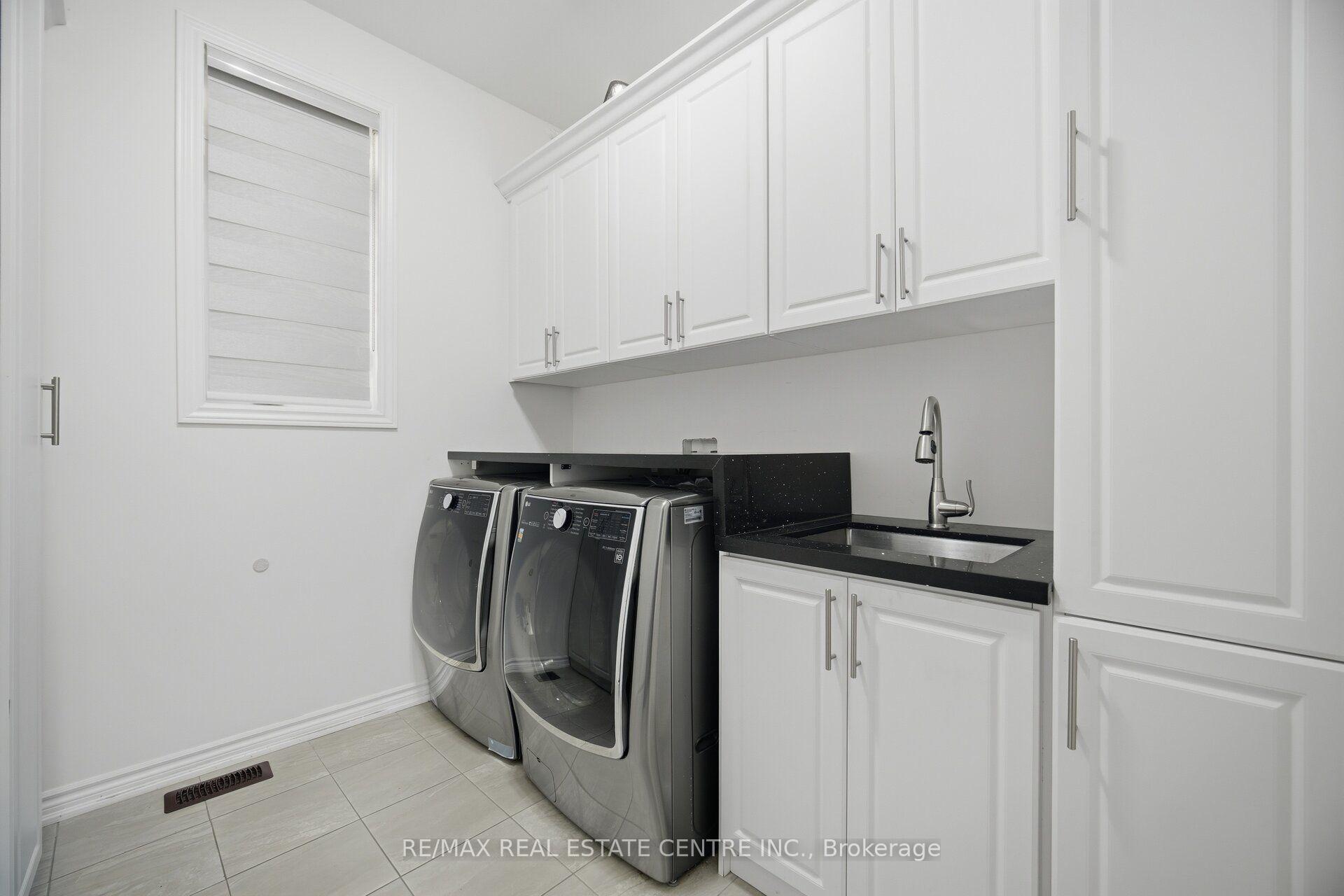 Photo 21 of 30 Tiger Crescent, Brampton, Sandringham-Wellington North — HOMEH