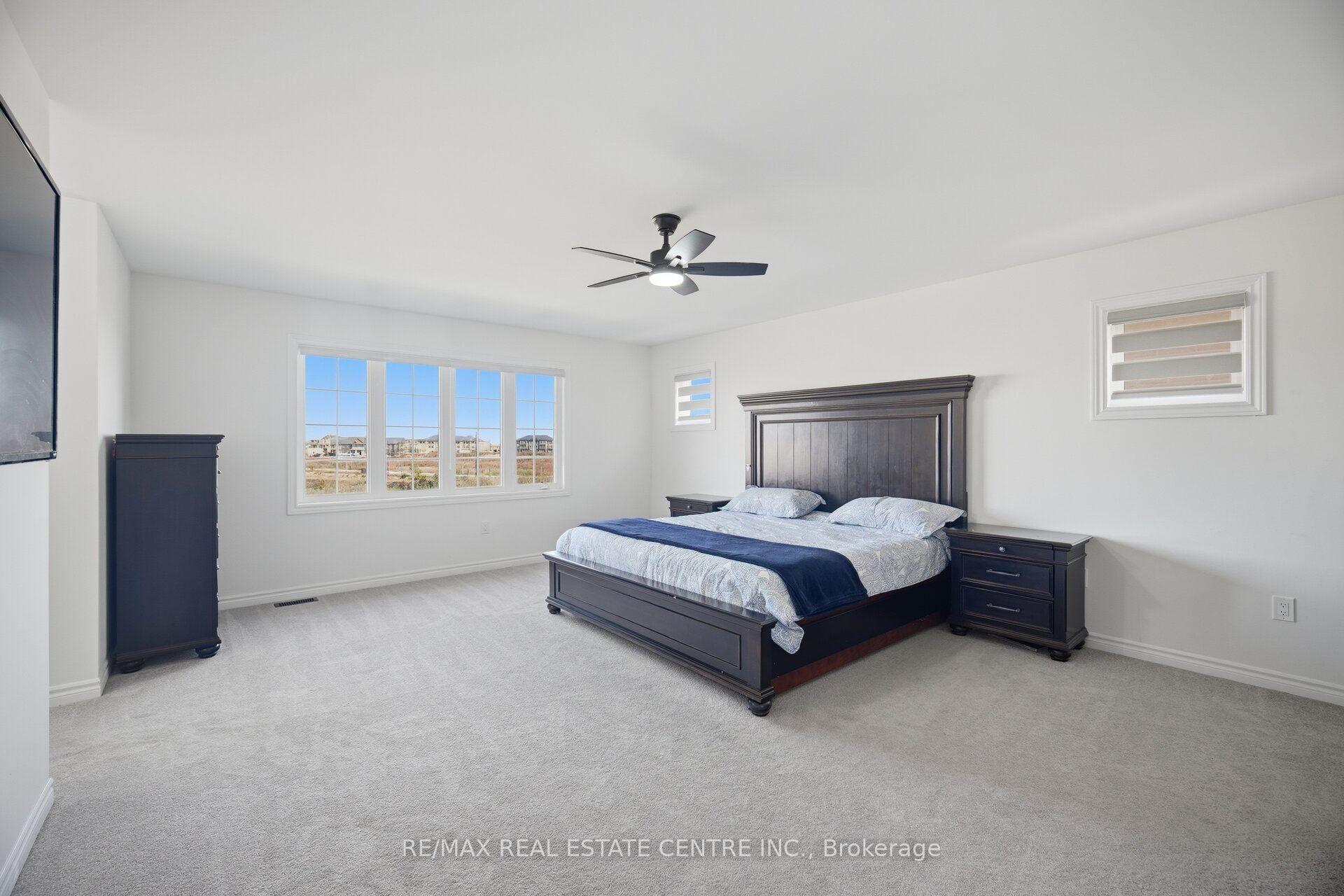 Photo 24 of 30 Tiger Crescent, Brampton, Sandringham-Wellington North — HOMEH