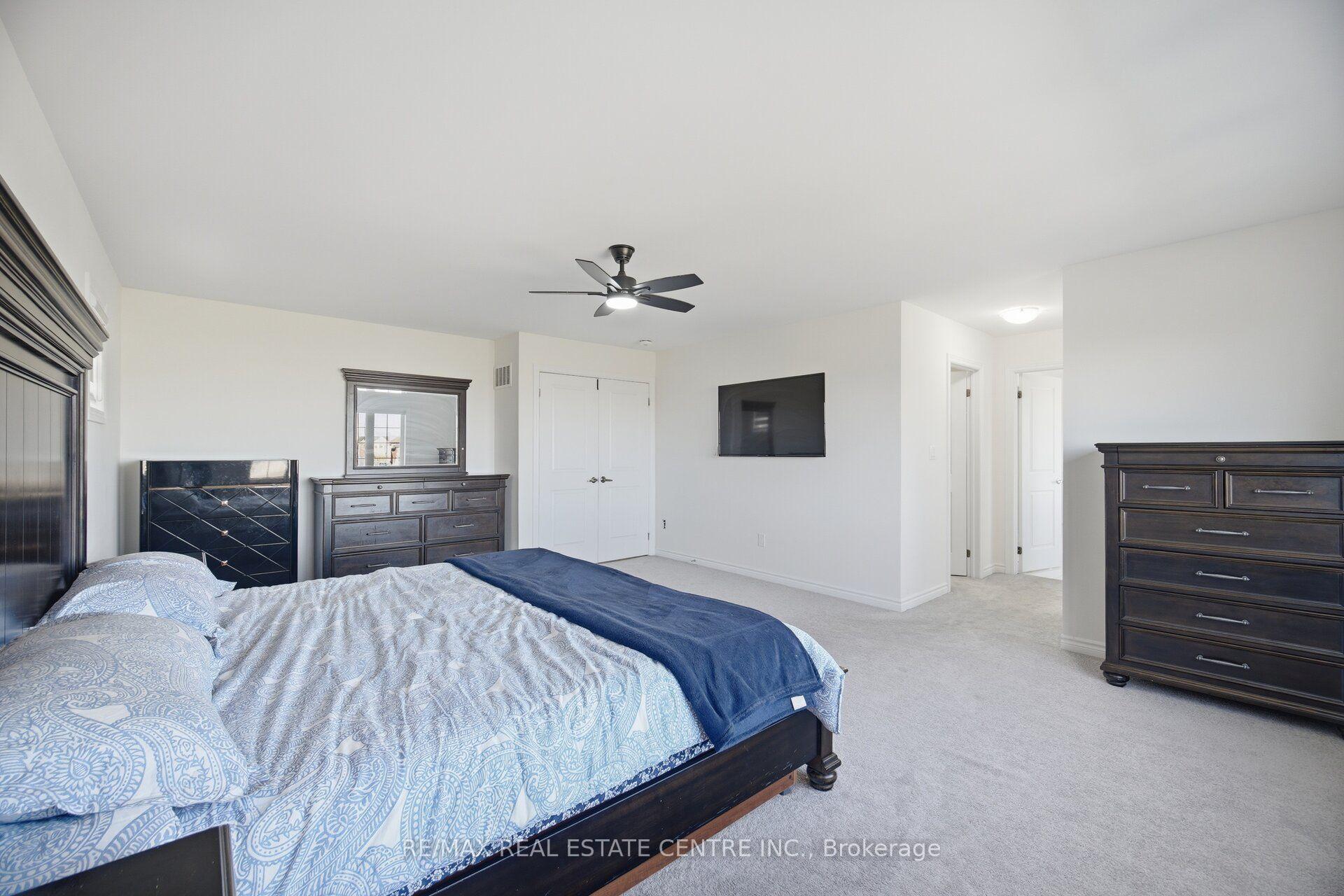 Photo 26 of 30 Tiger Crescent, Brampton, Sandringham-Wellington North — HOMEH