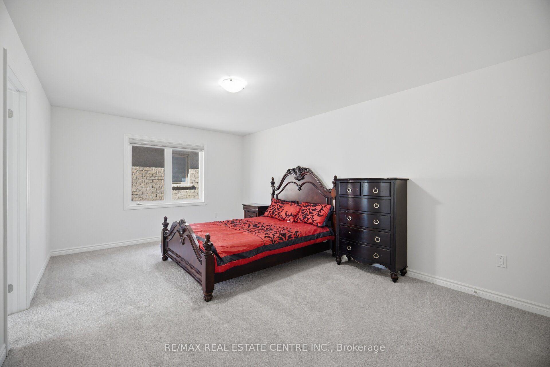 Photo 37 of 30 Tiger Crescent, Brampton, Sandringham-Wellington North — HOMEH