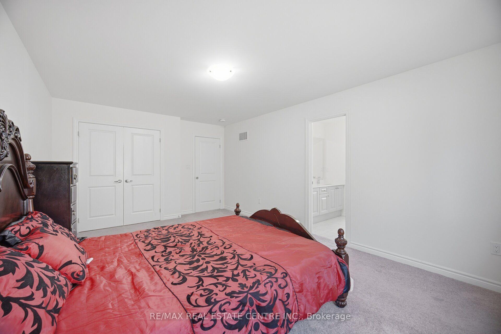 Photo 38 of 30 Tiger Crescent, Brampton, Sandringham-Wellington North — HOMEH