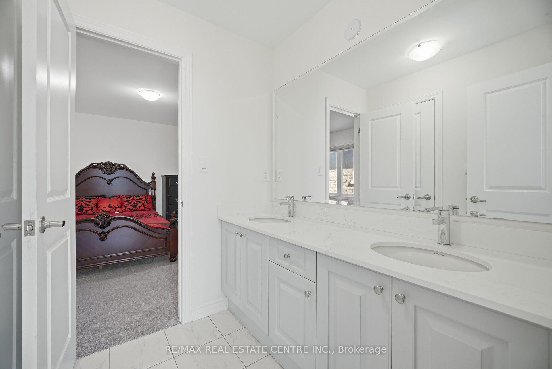 Photo 39 of 30 Tiger Crescent, Brampton, Sandringham-Wellington North — HOMEH