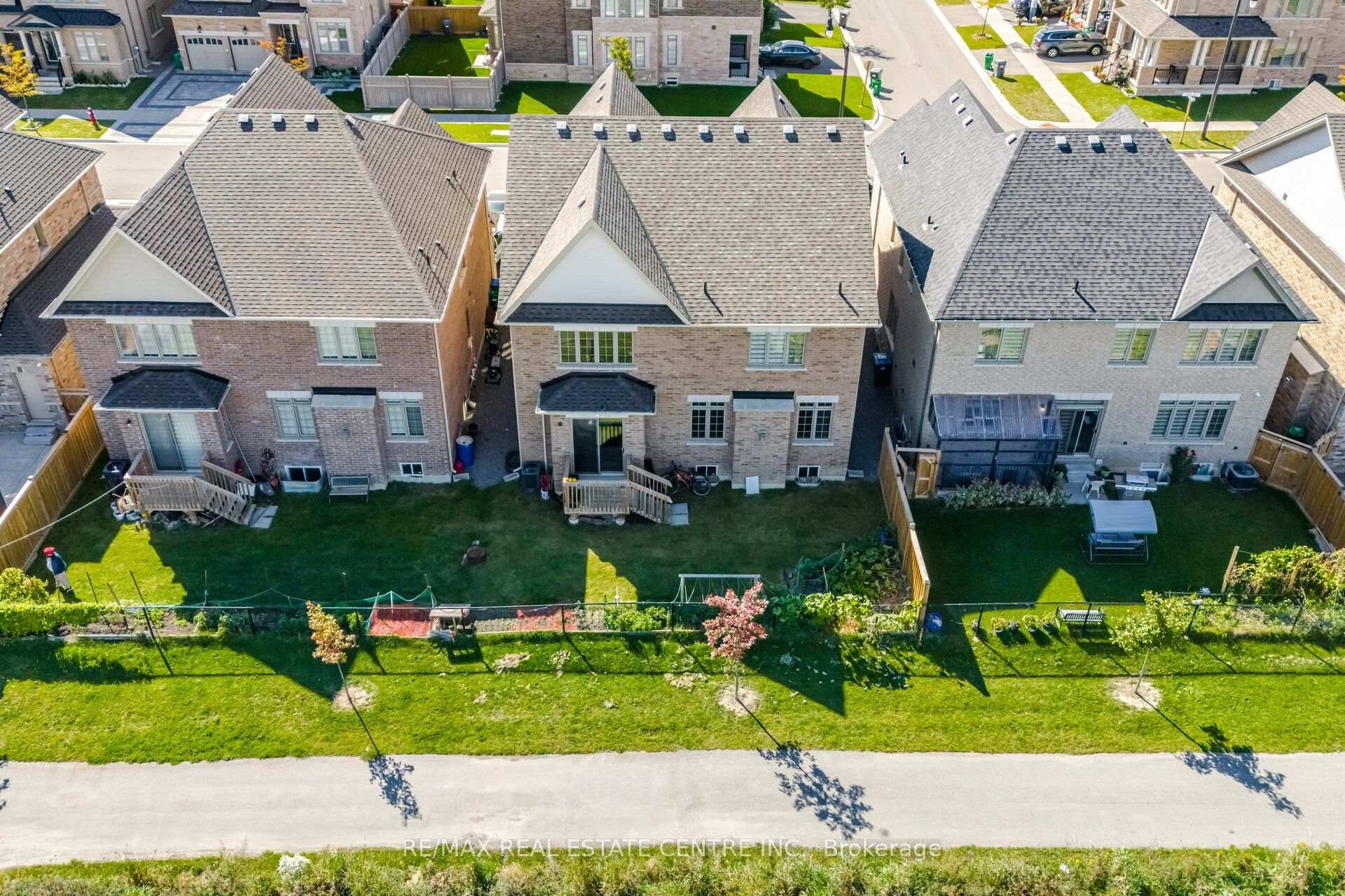 Photo 47 of 30 Tiger Crescent, Brampton, Sandringham-Wellington North — HOMEH