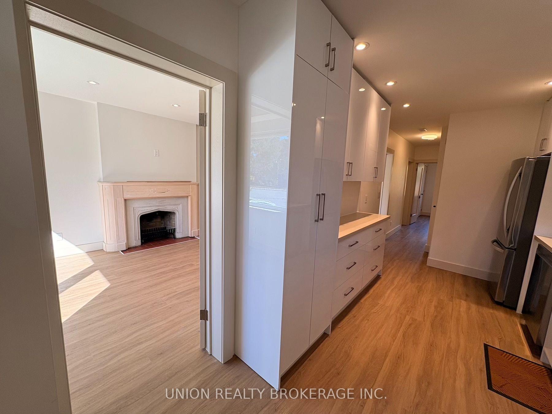 Photo 6 of Unit Main, 35 Elmview Drive, Scarborough, Birchcliffe-Cliffside — HOMEH