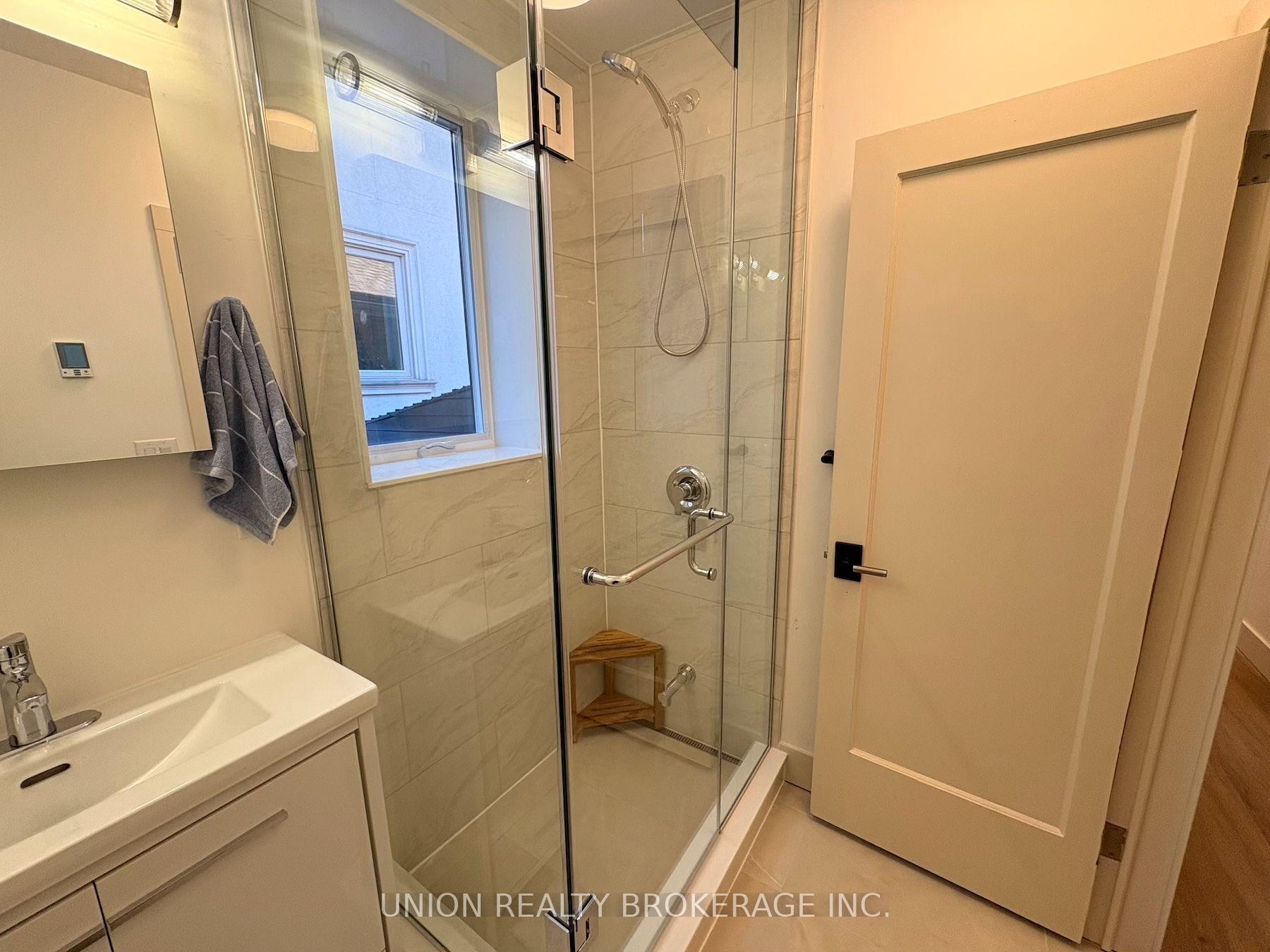 Photo 10 of Unit Main, 35 Elmview Drive, Scarborough, Birchcliffe-Cliffside — HOMEH