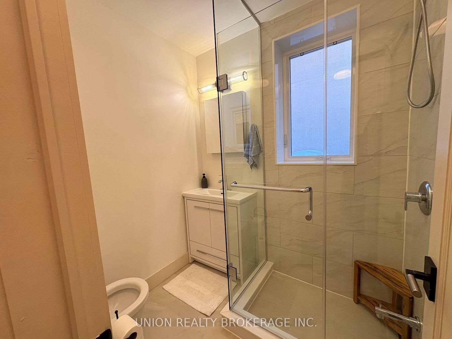 Photo 11 of Unit Main, 35 Elmview Drive, Scarborough, Birchcliffe-Cliffside — HOMEH