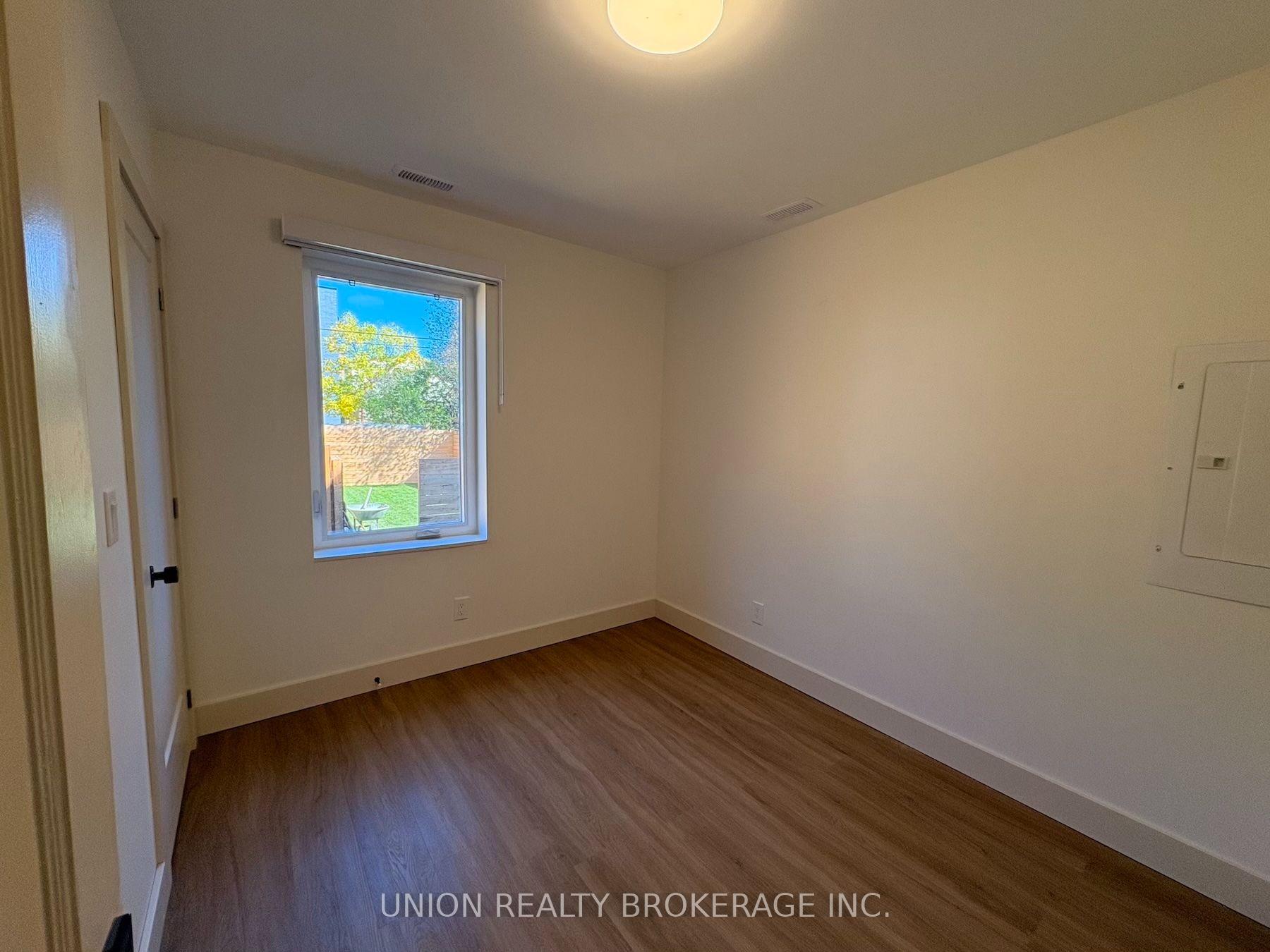 Photo 16 of Unit Main, 35 Elmview Drive, Scarborough, Birchcliffe-Cliffside — HOMEH