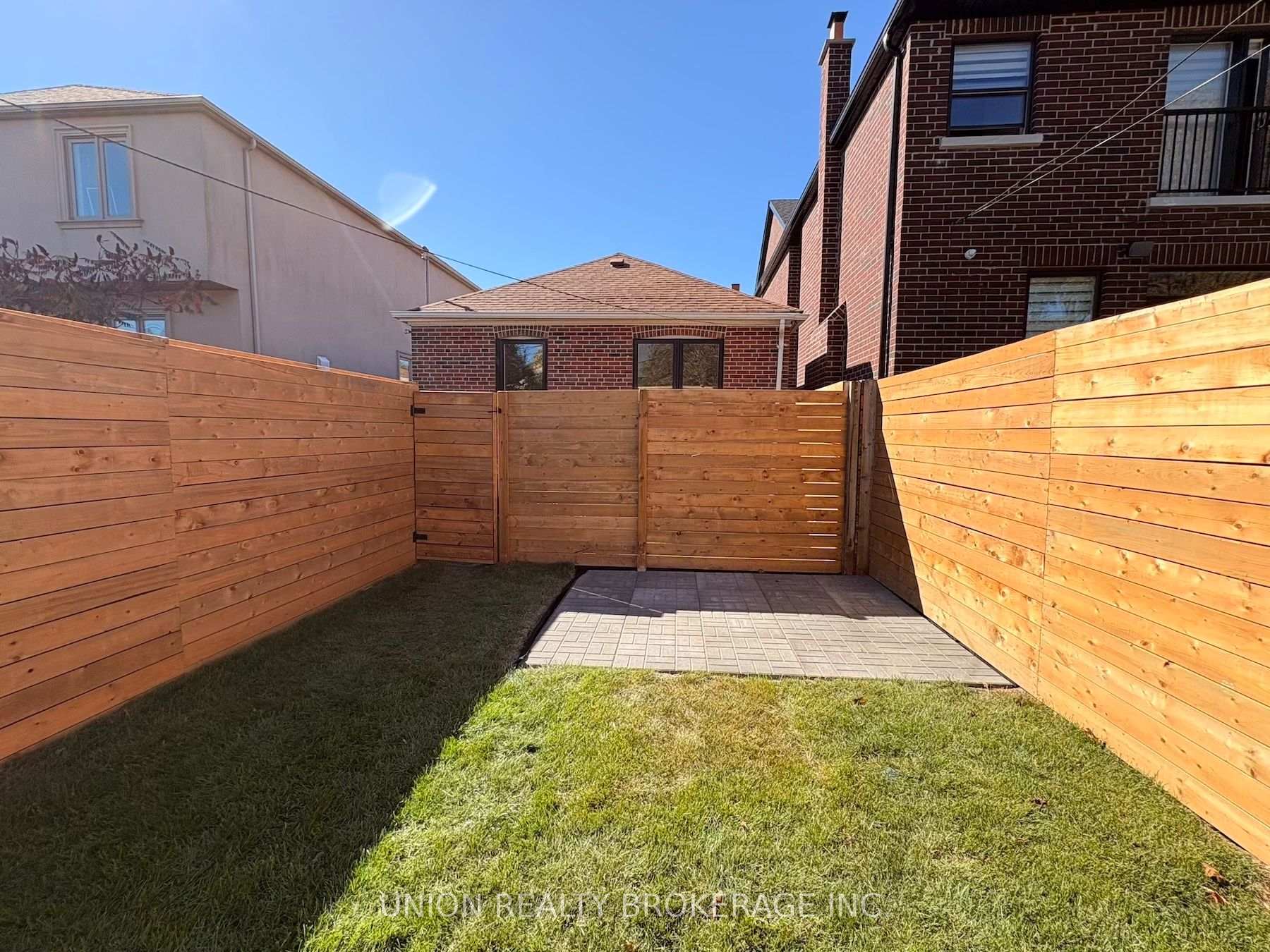 Photo 19 of Unit Main, 35 Elmview Drive, Scarborough, Birchcliffe-Cliffside — HOMEH