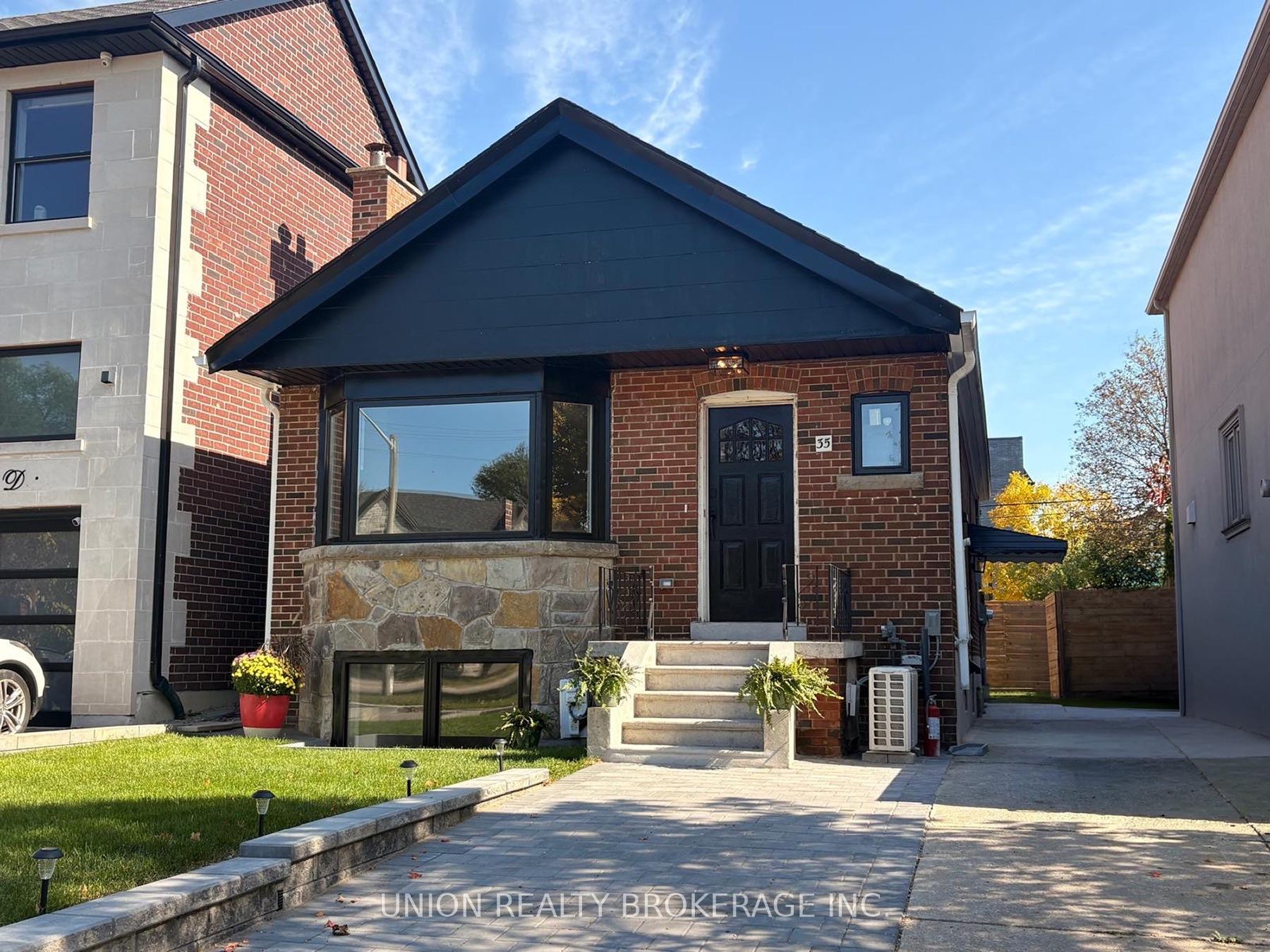 Photo 2 of Unit Main, 35 Elmview Drive, Scarborough, Birchcliffe-Cliffside — HOMEH