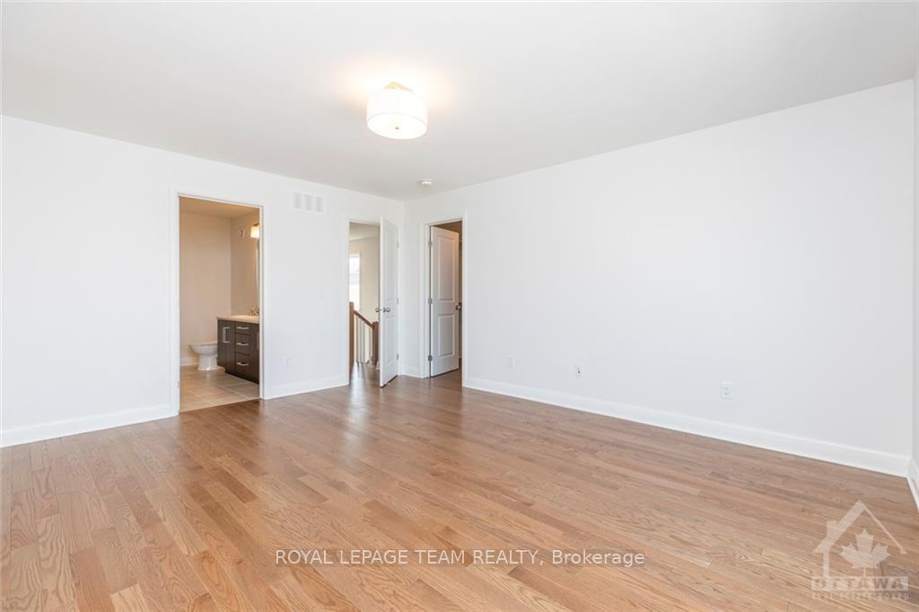 Photo 24 of 527 Hitzlay Terrace, Ottawa, Kanata - Kanata Lakes/Heritage Hills — HOMEH