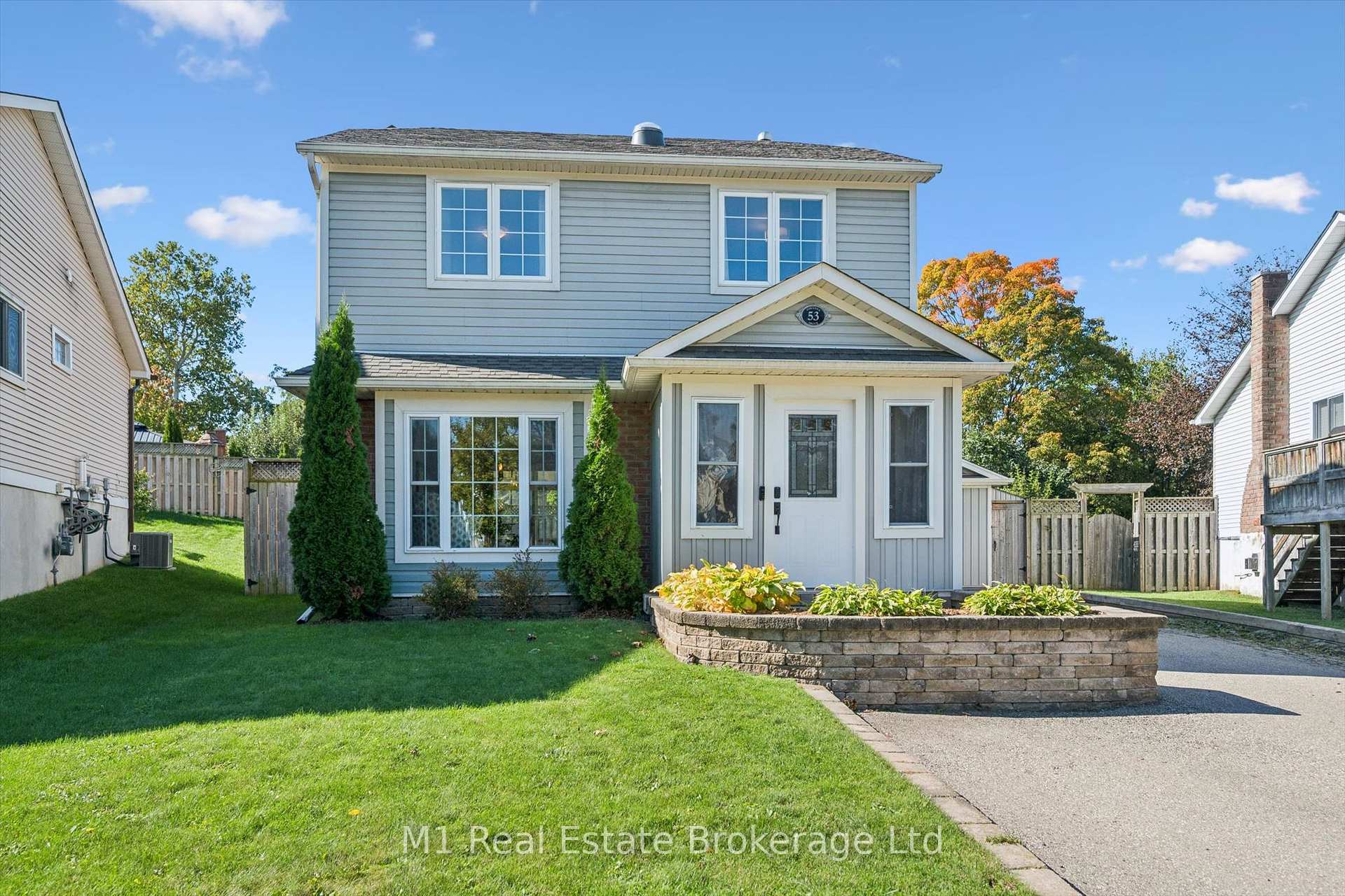 Photo 3 of 53 Johanna Drive, Cambridge, St Andrews/Southwood — HOMEH
