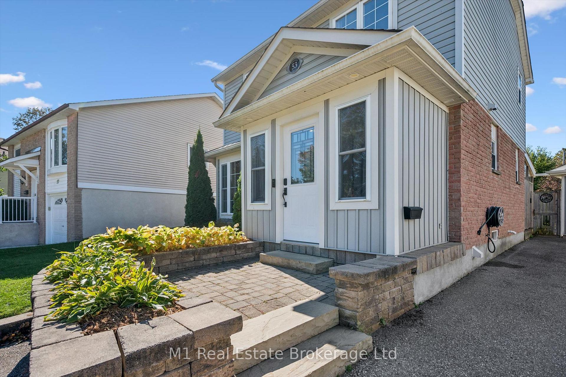 Photo 4 of 53 Johanna Drive, Cambridge, St Andrews/Southwood — HOMEH