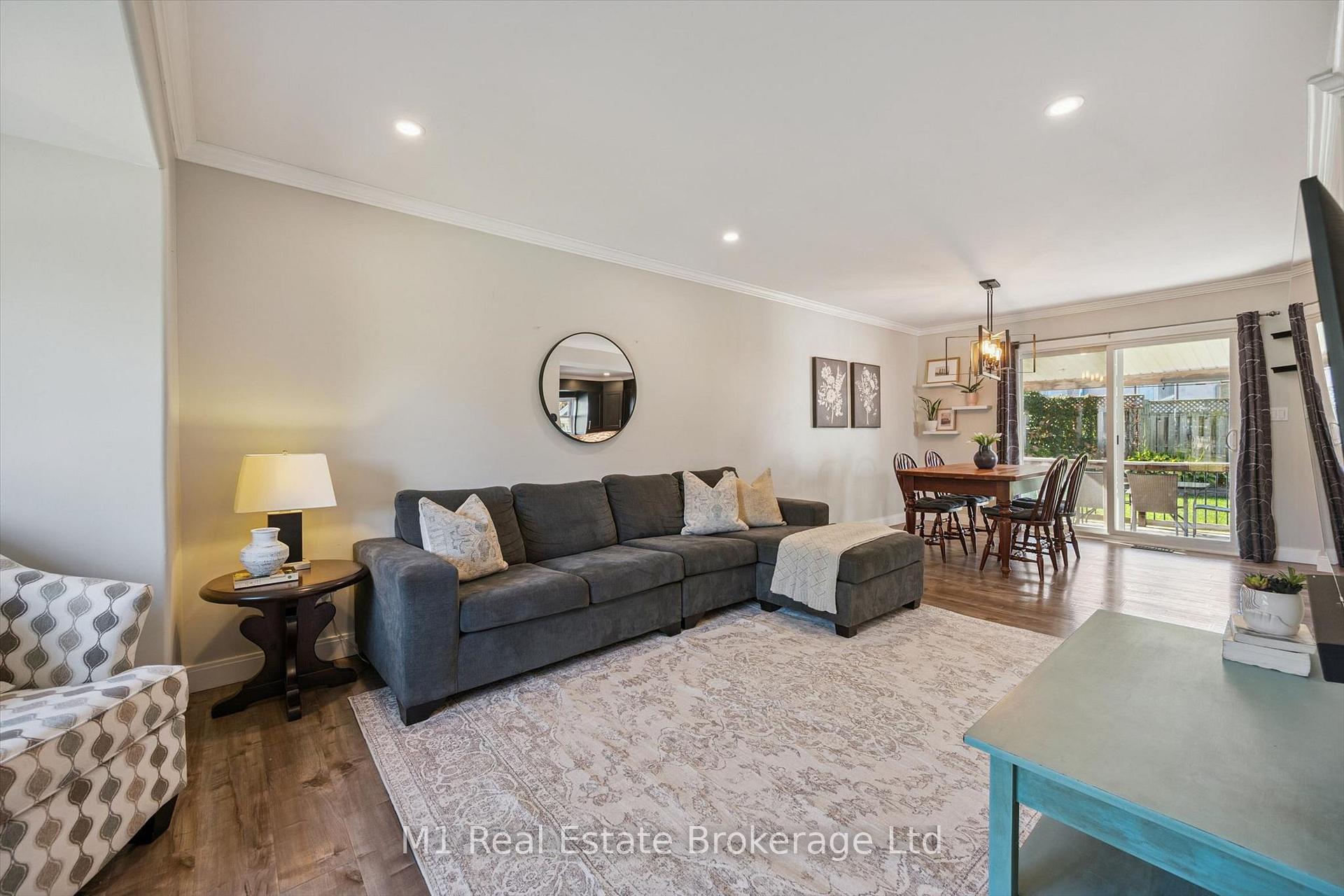 Photo 10 of 53 Johanna Drive, Cambridge, St Andrews/Southwood — HOMEH
