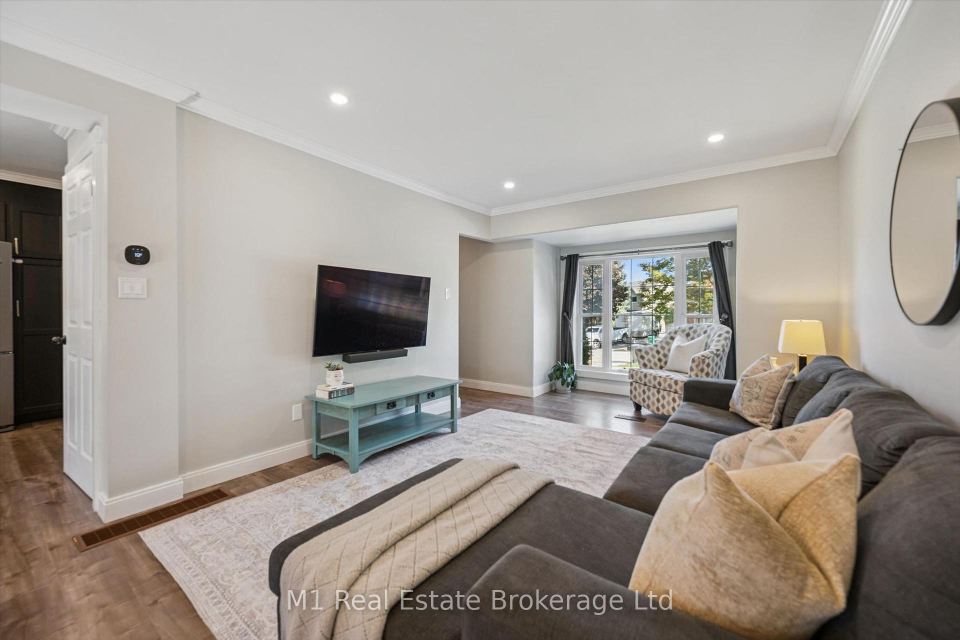 Photo 11 of 53 Johanna Drive, Cambridge, St Andrews/Southwood — HOMEH