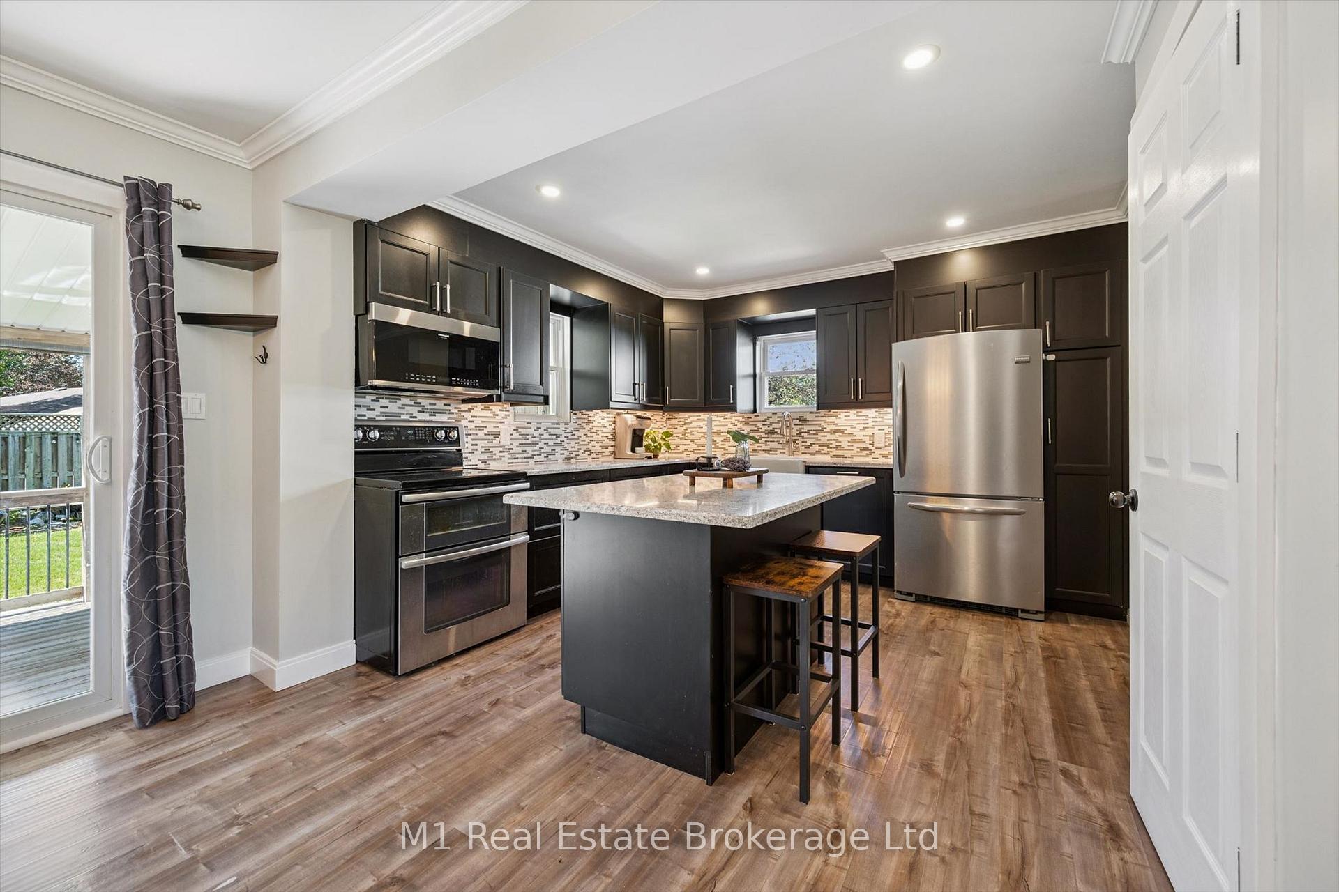 Photo 12 of 53 Johanna Drive, Cambridge, St Andrews/Southwood — HOMEH