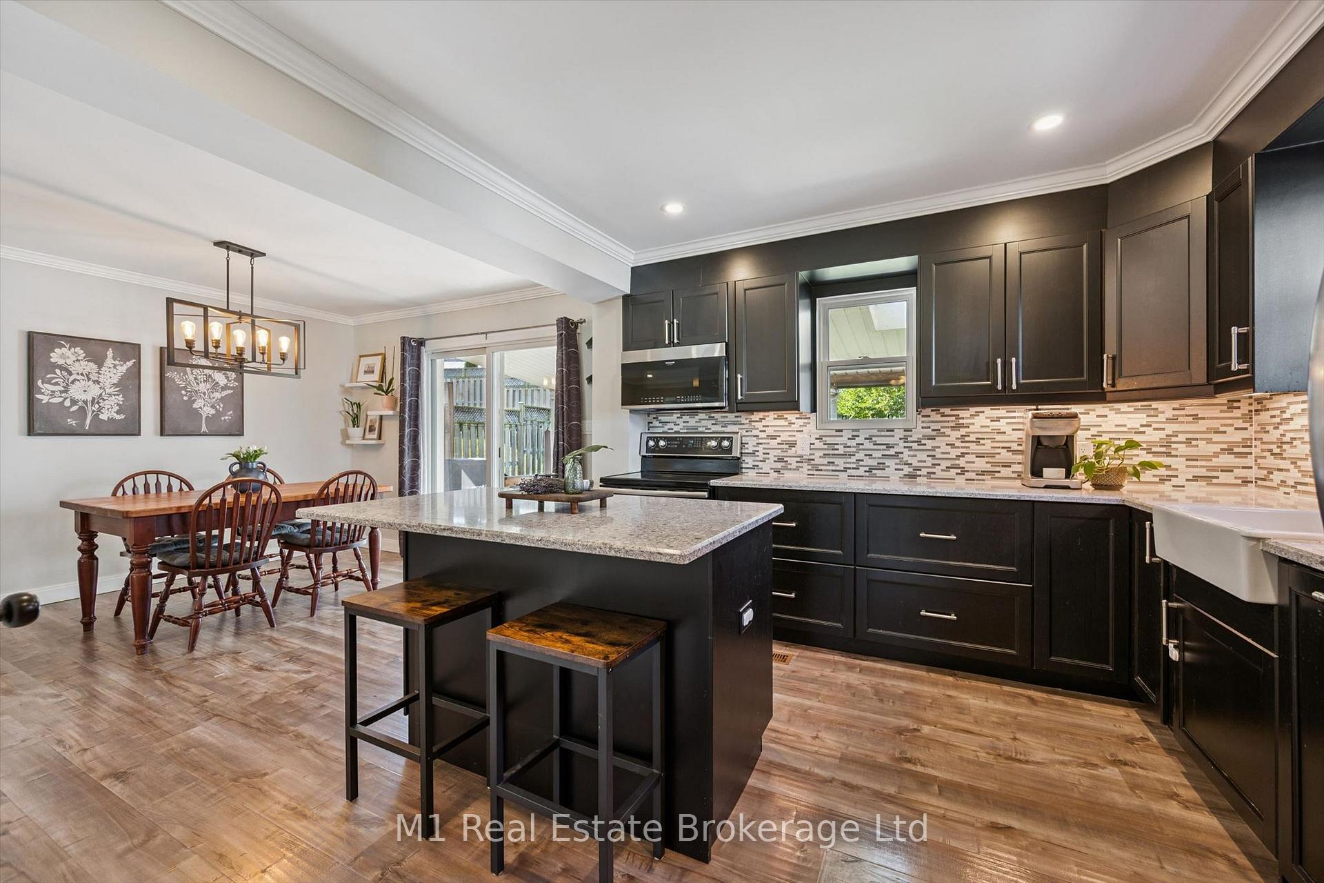 Photo 13 of 53 Johanna Drive, Cambridge, St Andrews/Southwood — HOMEH