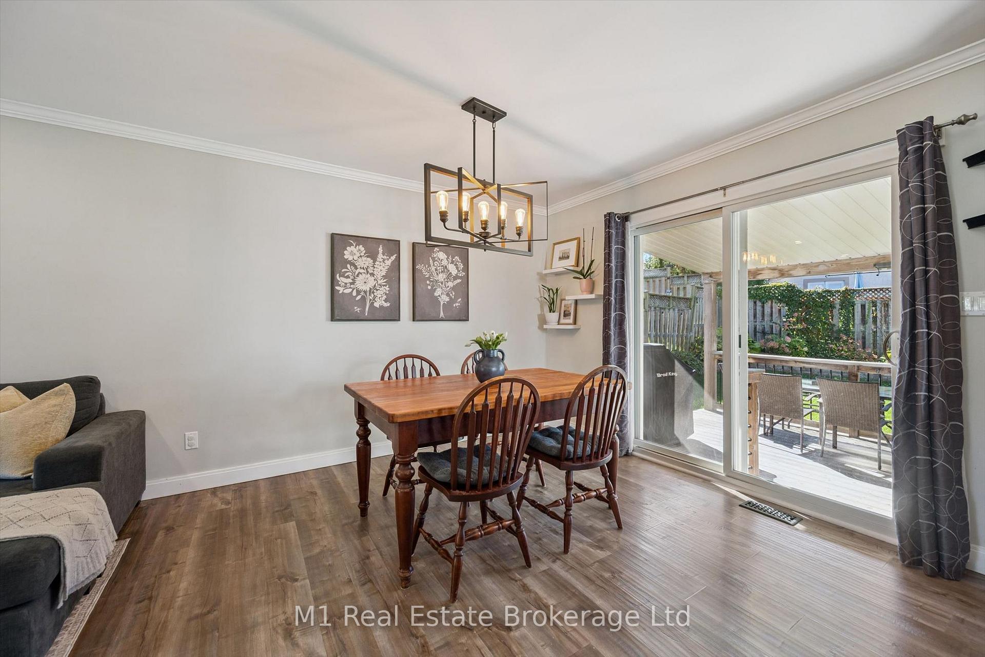 Photo 16 of 53 Johanna Drive, Cambridge, St Andrews/Southwood — HOMEH