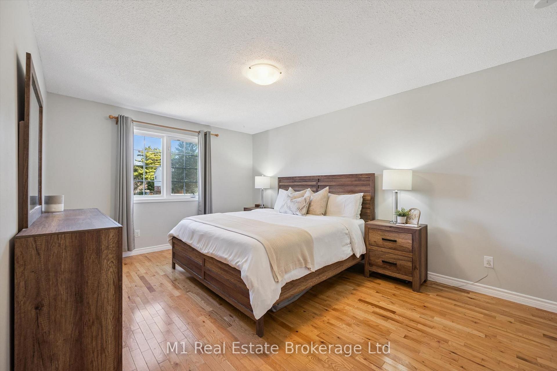 Photo 22 of 53 Johanna Drive, Cambridge, St Andrews/Southwood — HOMEH