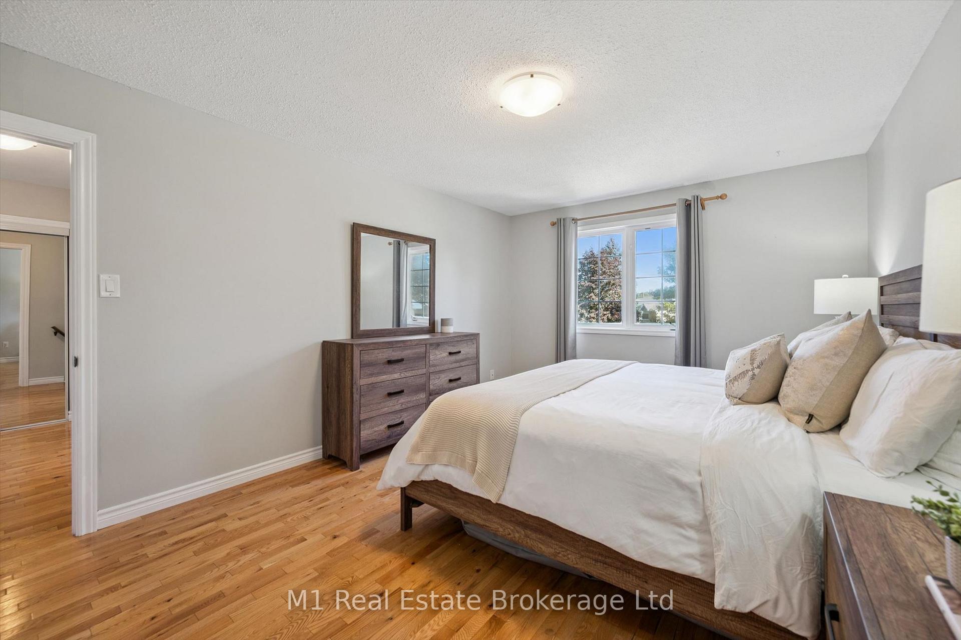 Photo 24 of 53 Johanna Drive, Cambridge, St Andrews/Southwood — HOMEH