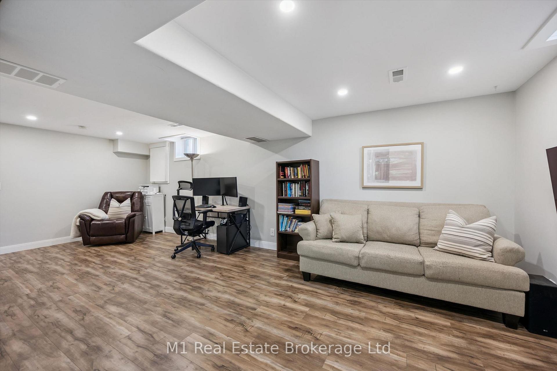 Photo 27 of 53 Johanna Drive, Cambridge, St Andrews/Southwood — HOMEH