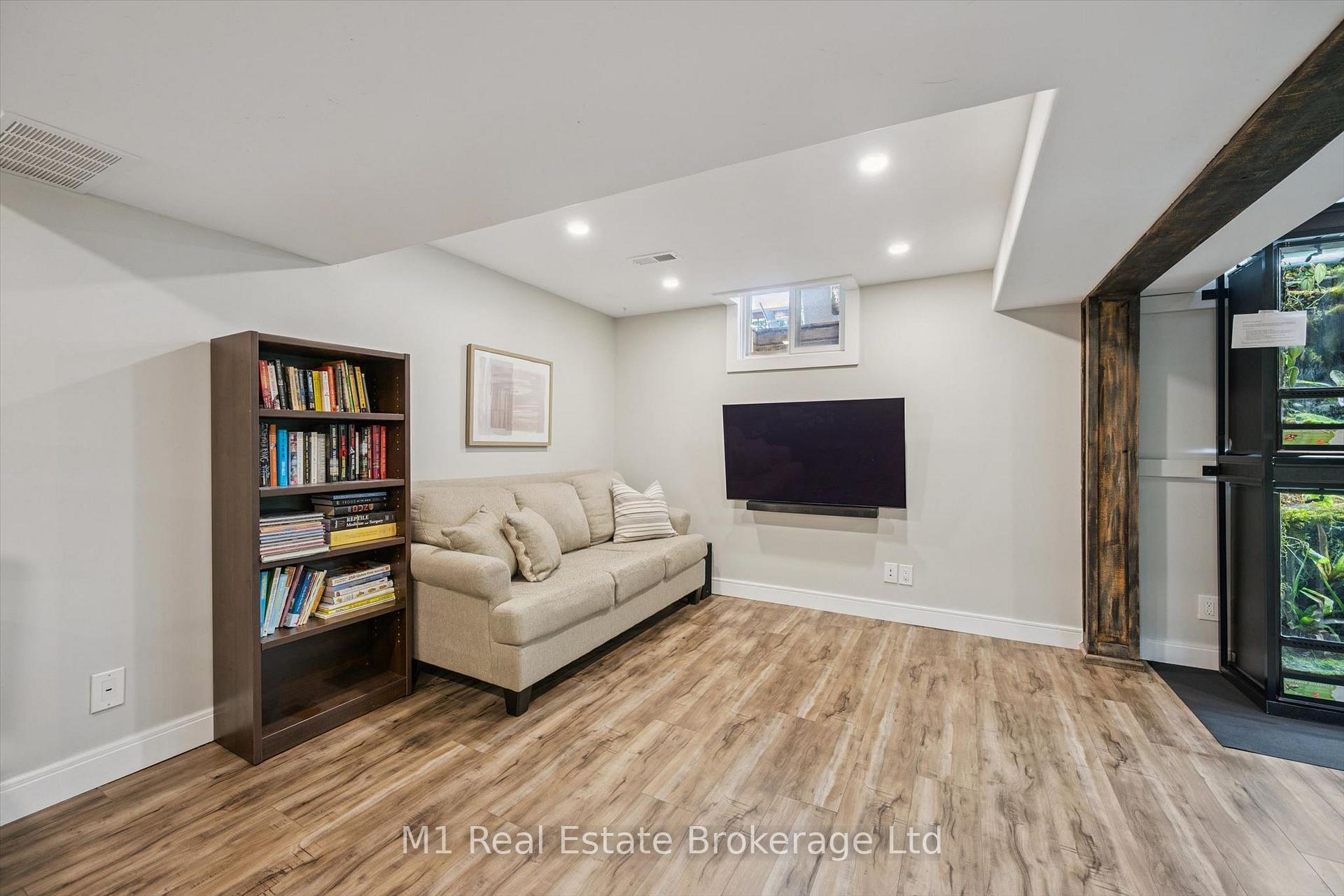 Photo 30 of 53 Johanna Drive, Cambridge, St Andrews/Southwood — HOMEH
