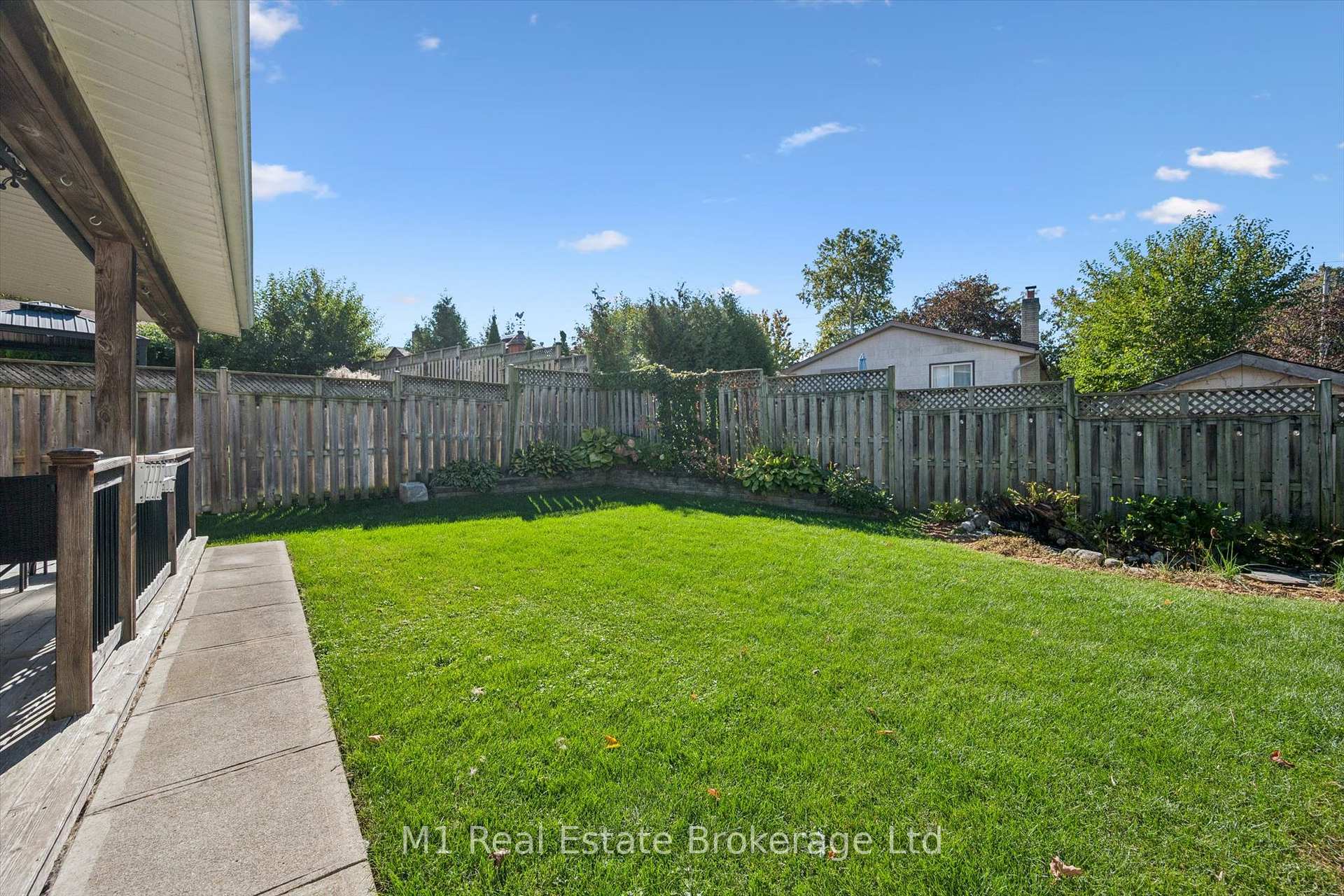 Photo 34 of 53 Johanna Drive, Cambridge, St Andrews/Southwood — HOMEH
