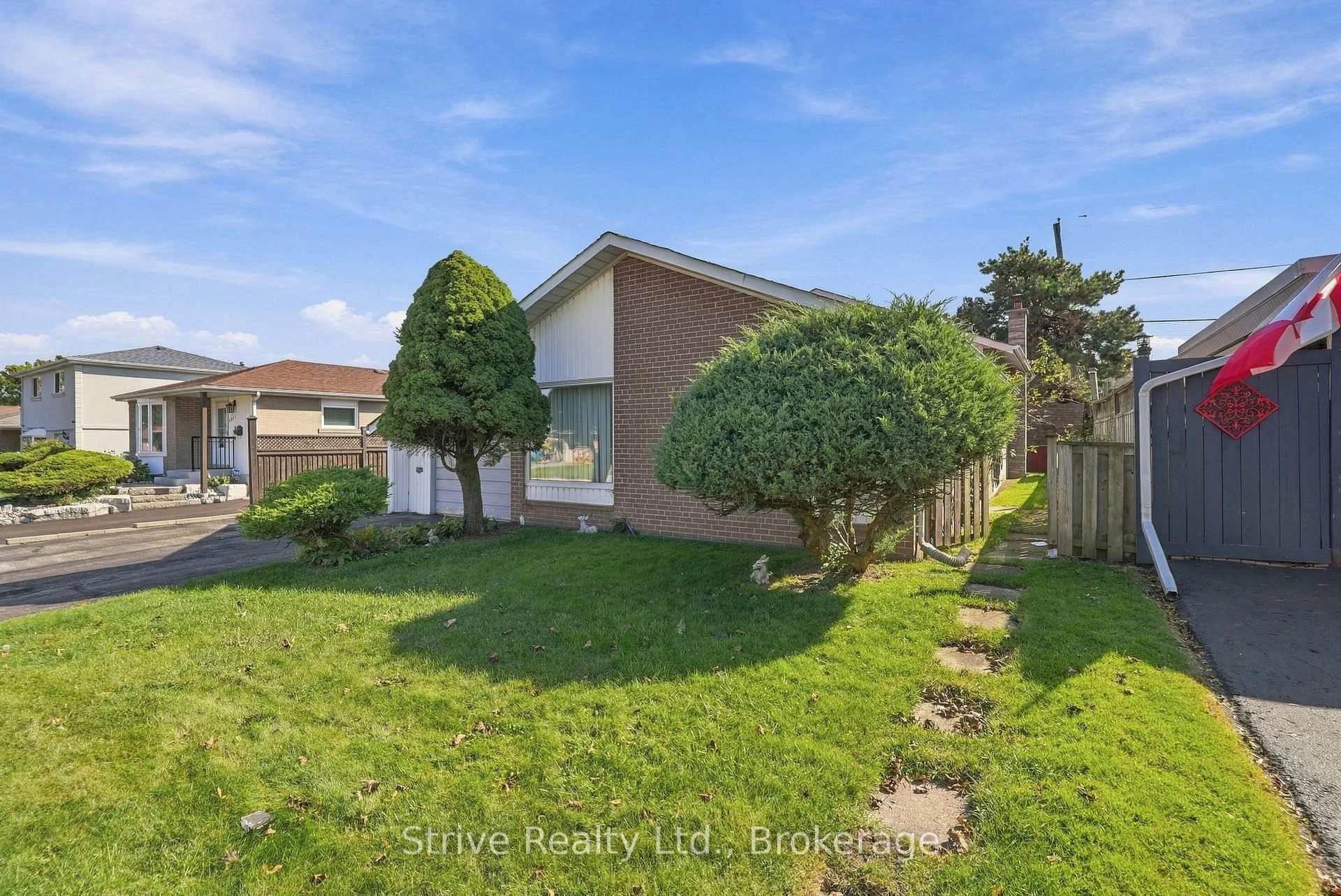 Photo 3 of 1329 Tatra Drive, Pickering, Bay Ridges — HOMEH