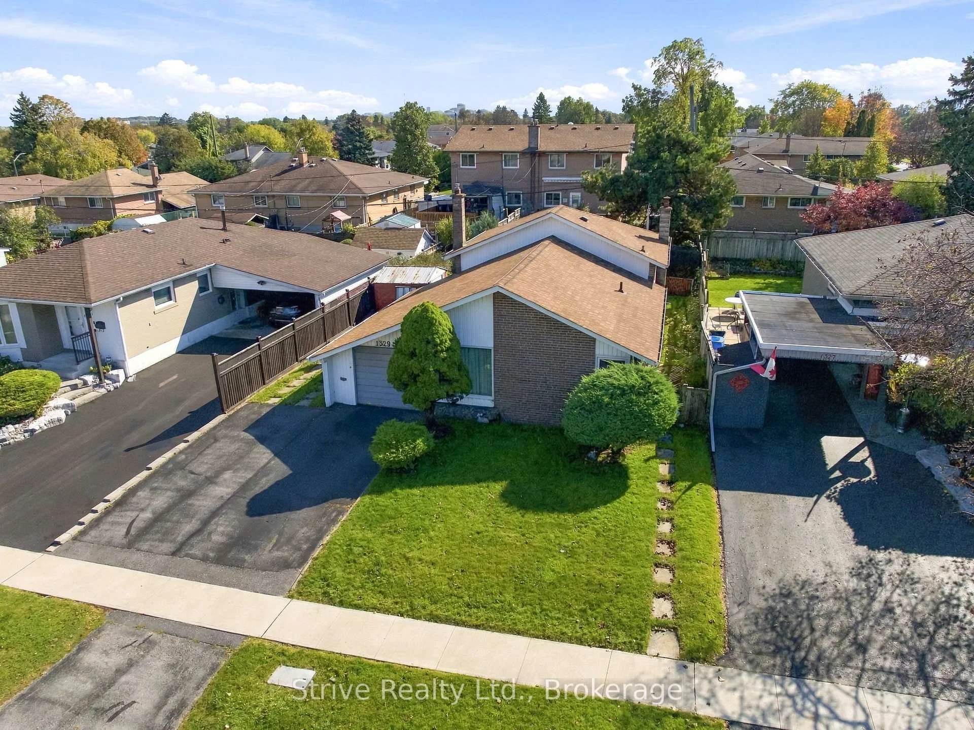 Photo 4 of 1329 Tatra Drive, Pickering, Bay Ridges — HOMEH