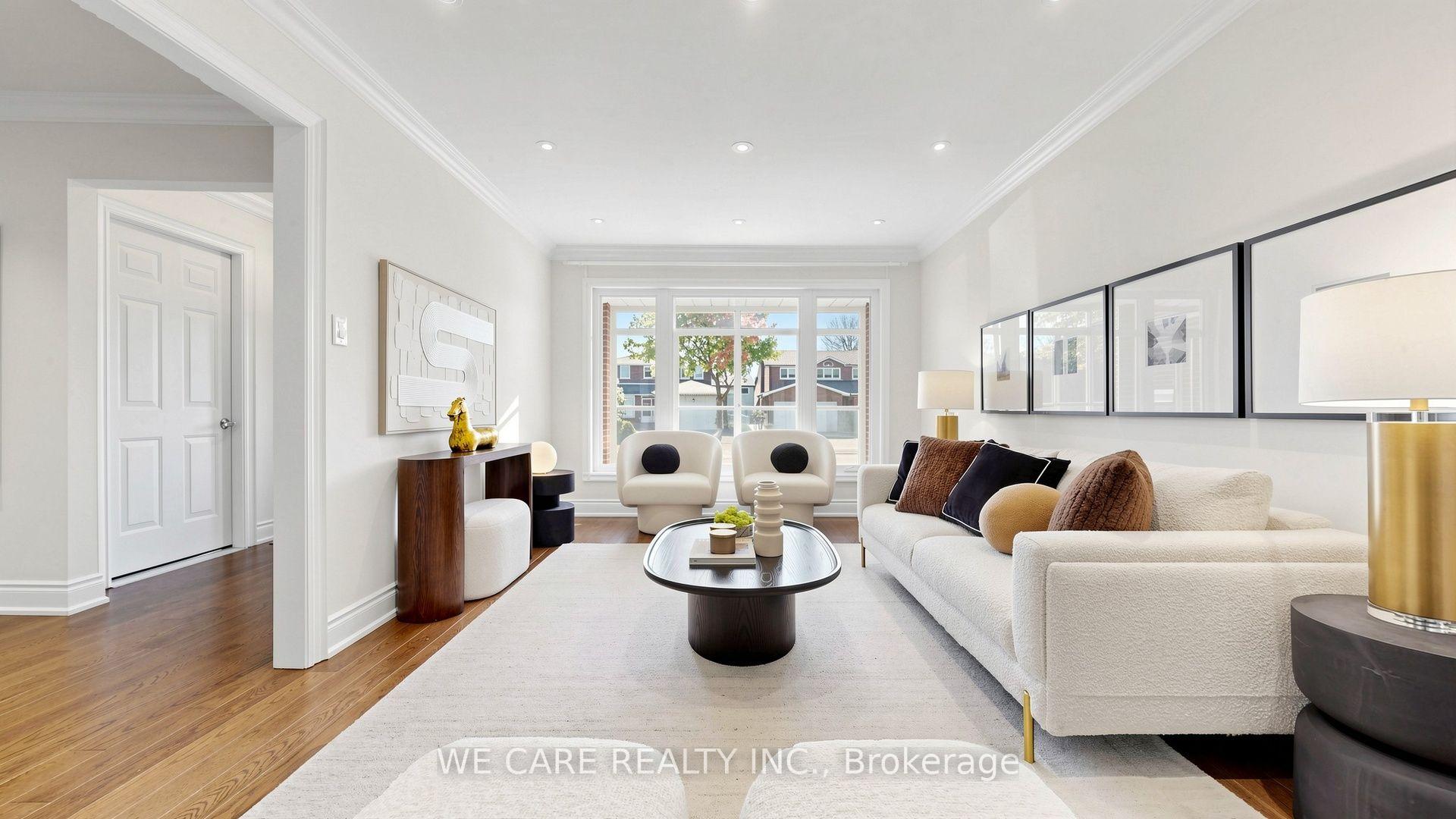 Photo 3 of 82 Barrington Crescent, Markham, Milliken Mills West — HOMEH