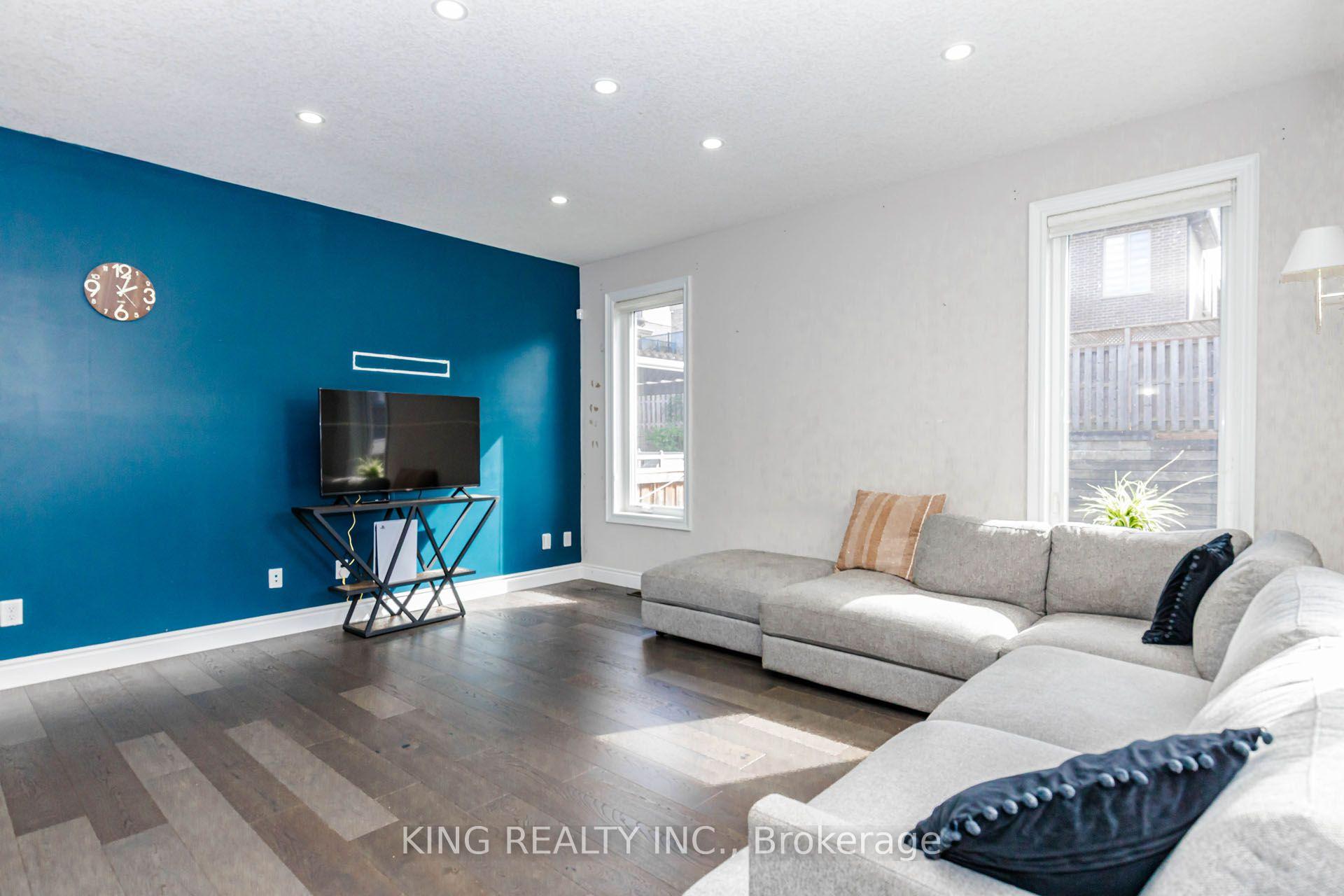 Photo 19 of 2494 Leeds Crossing, London, South U — HOMEH