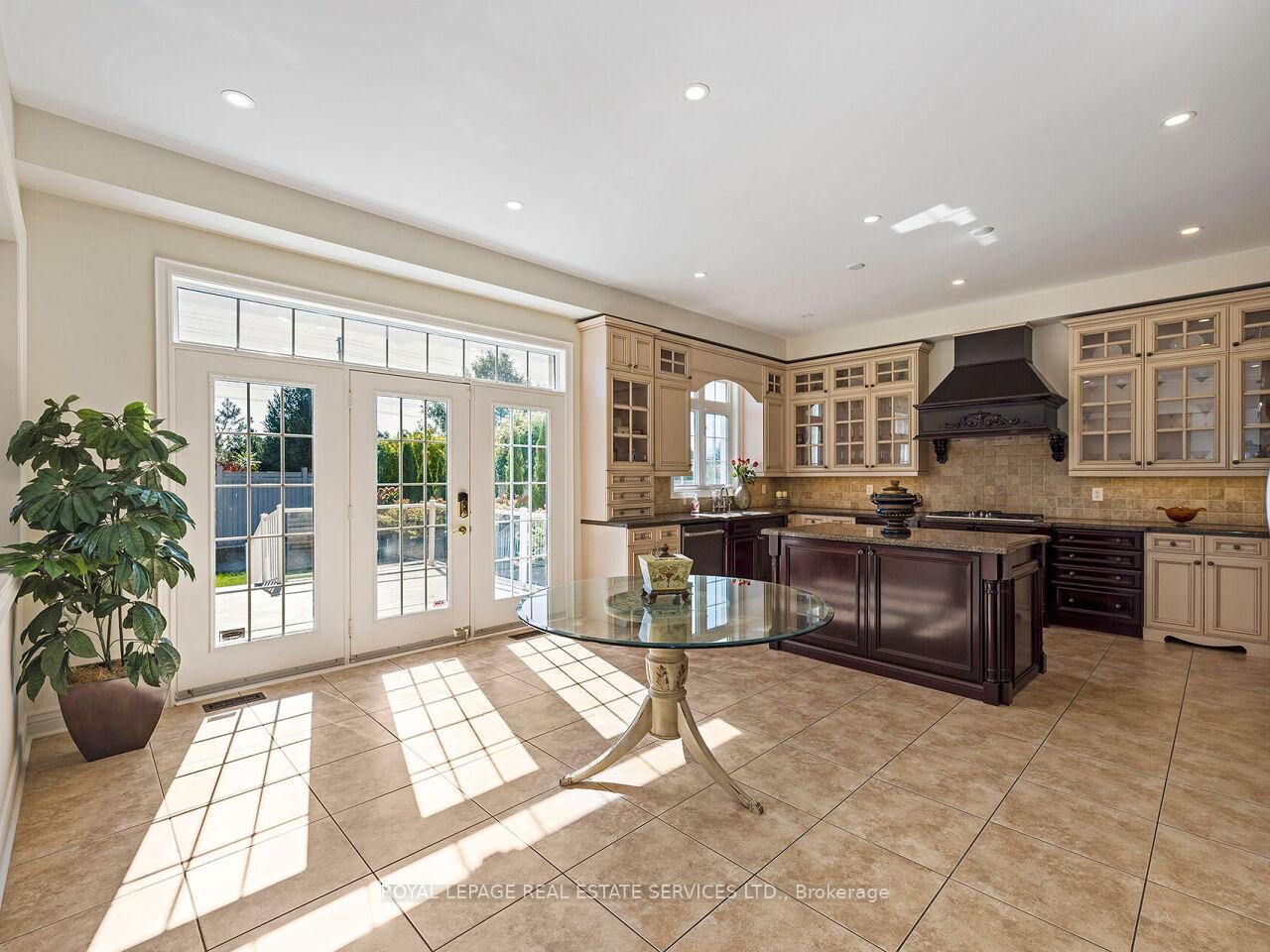 Photo 10 of 11 Beauvista Circuit, Vaughan, Vellore Village — HOMEH