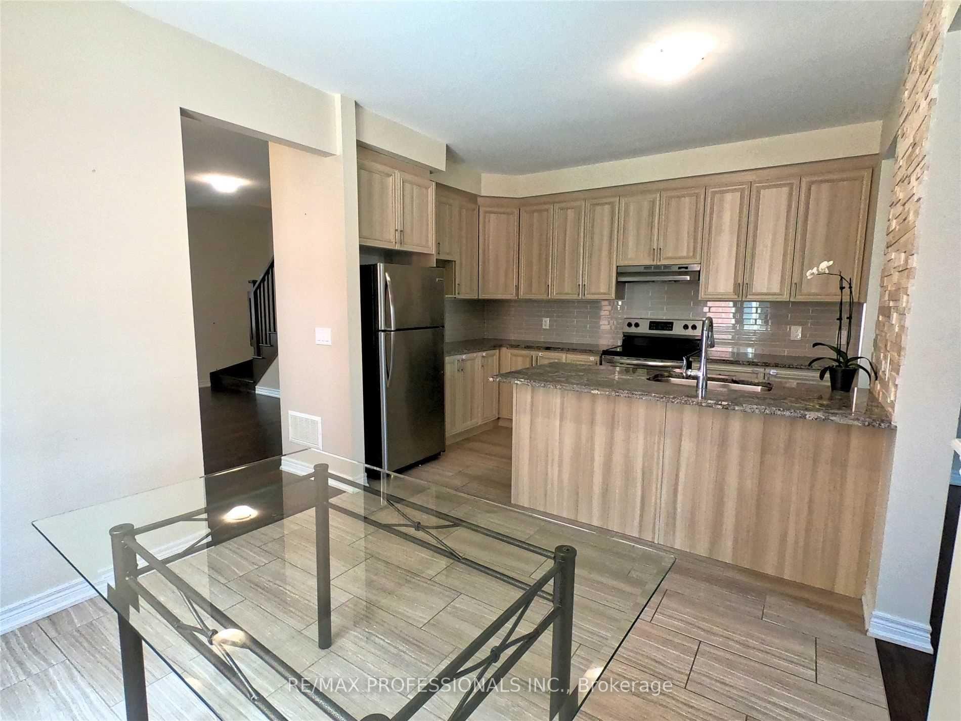 Photo 4 of 258 Inspire Boulevard, Brampton, Sandringham-Wellington North — HOMEH