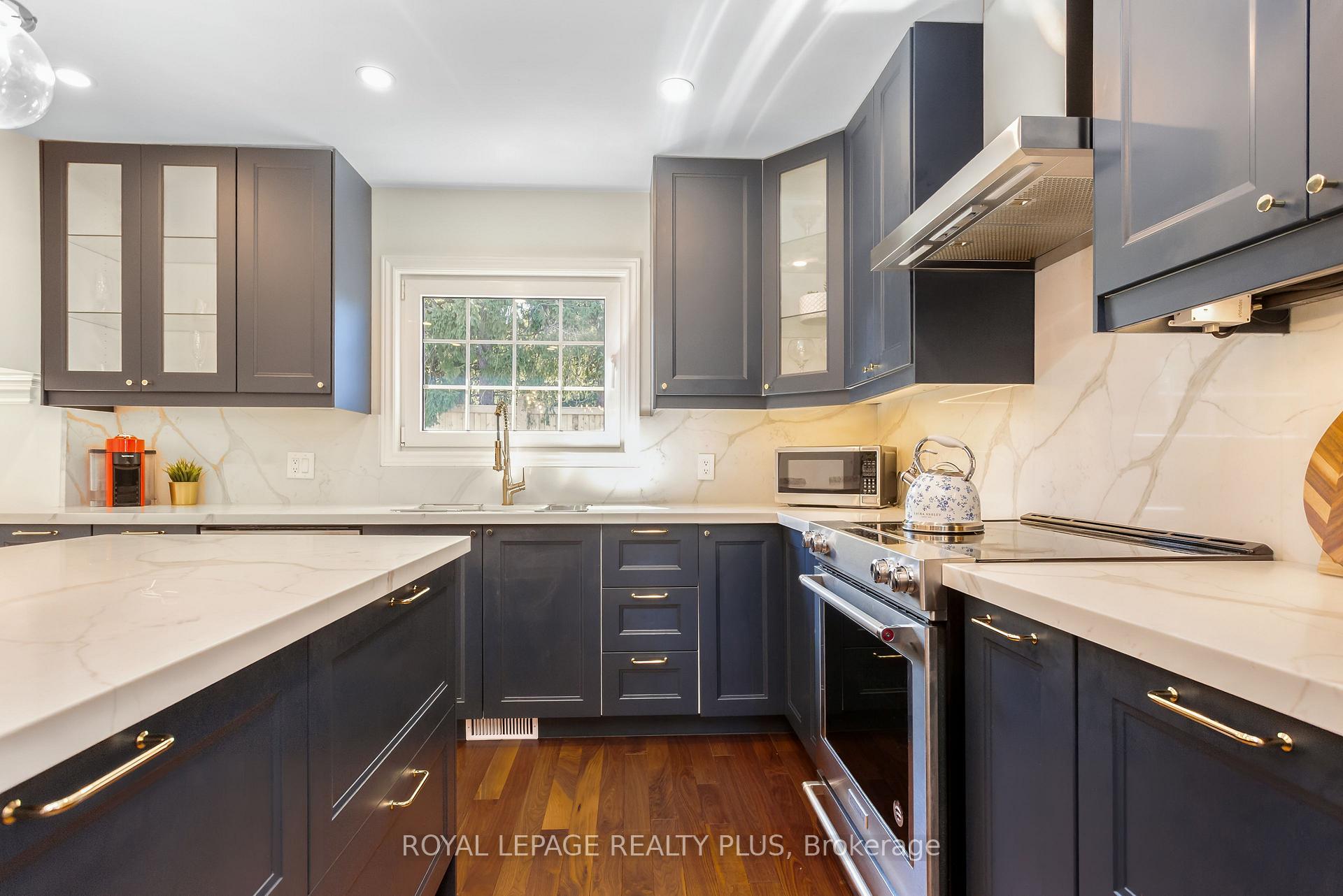 Photo 7 of 2985 Dancer Court, Mississauga, Erin Mills — HOMEH