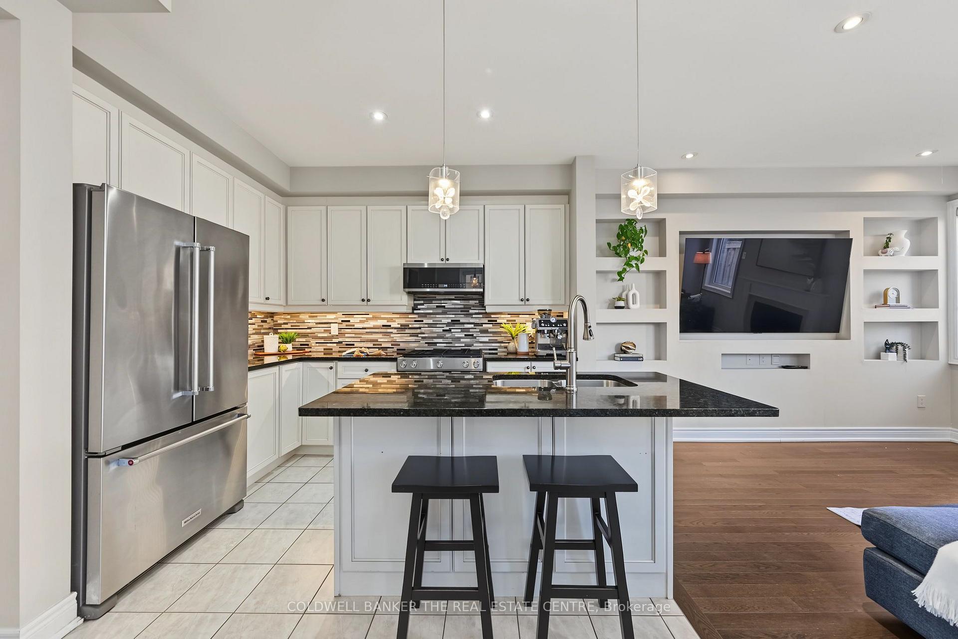 Photo 8 of 705 Yarfield Crescent, Newmarket, Glenway Estates — HOMEH
