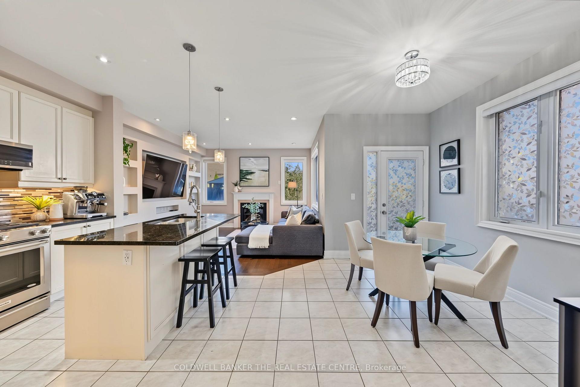 Photo 10 of 705 Yarfield Crescent, Newmarket, Glenway Estates — HOMEH