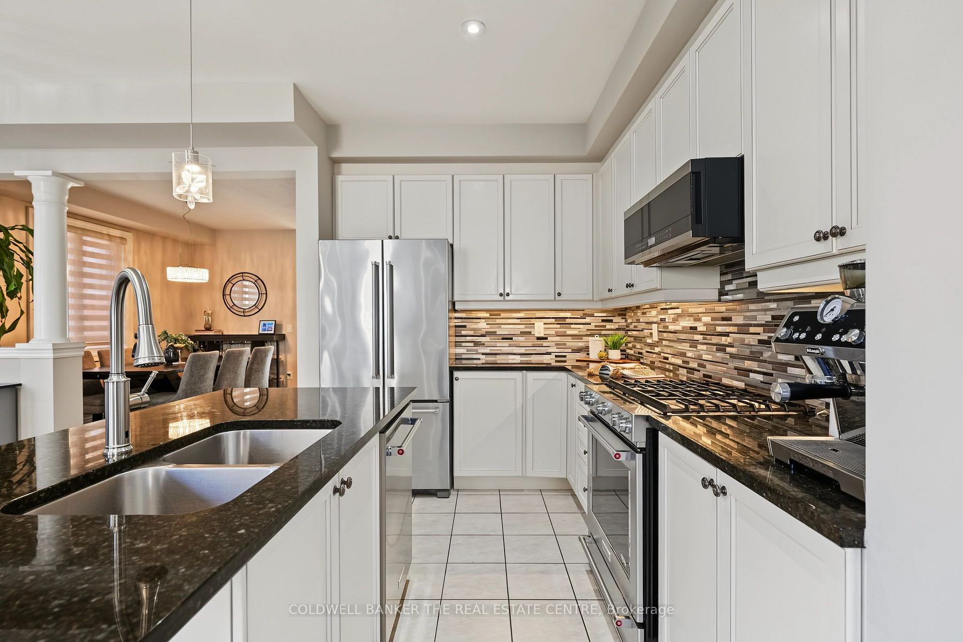 Photo 11 of 705 Yarfield Crescent, Newmarket, Glenway Estates — HOMEH