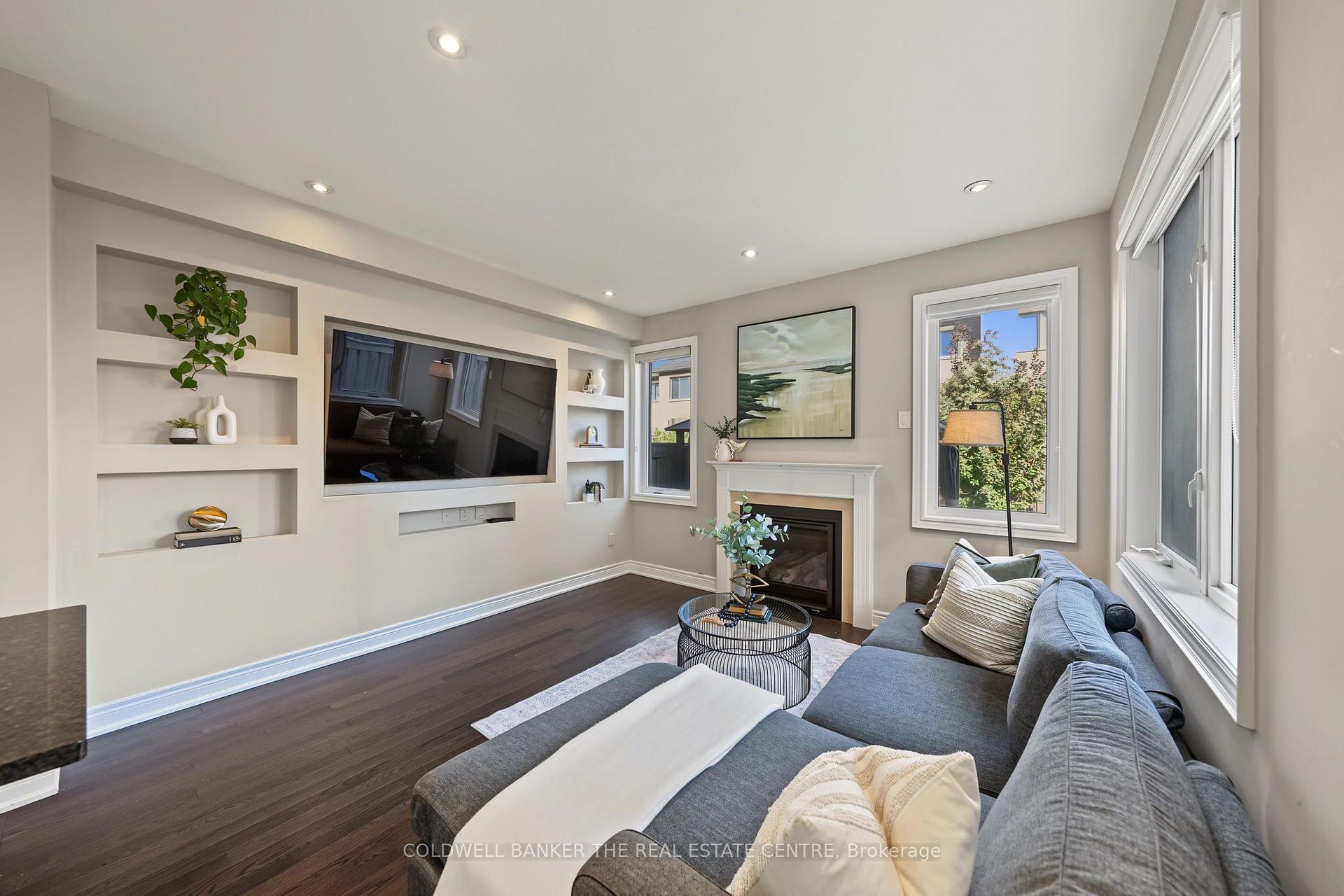 Photo 12 of 705 Yarfield Crescent, Newmarket, Glenway Estates — HOMEH