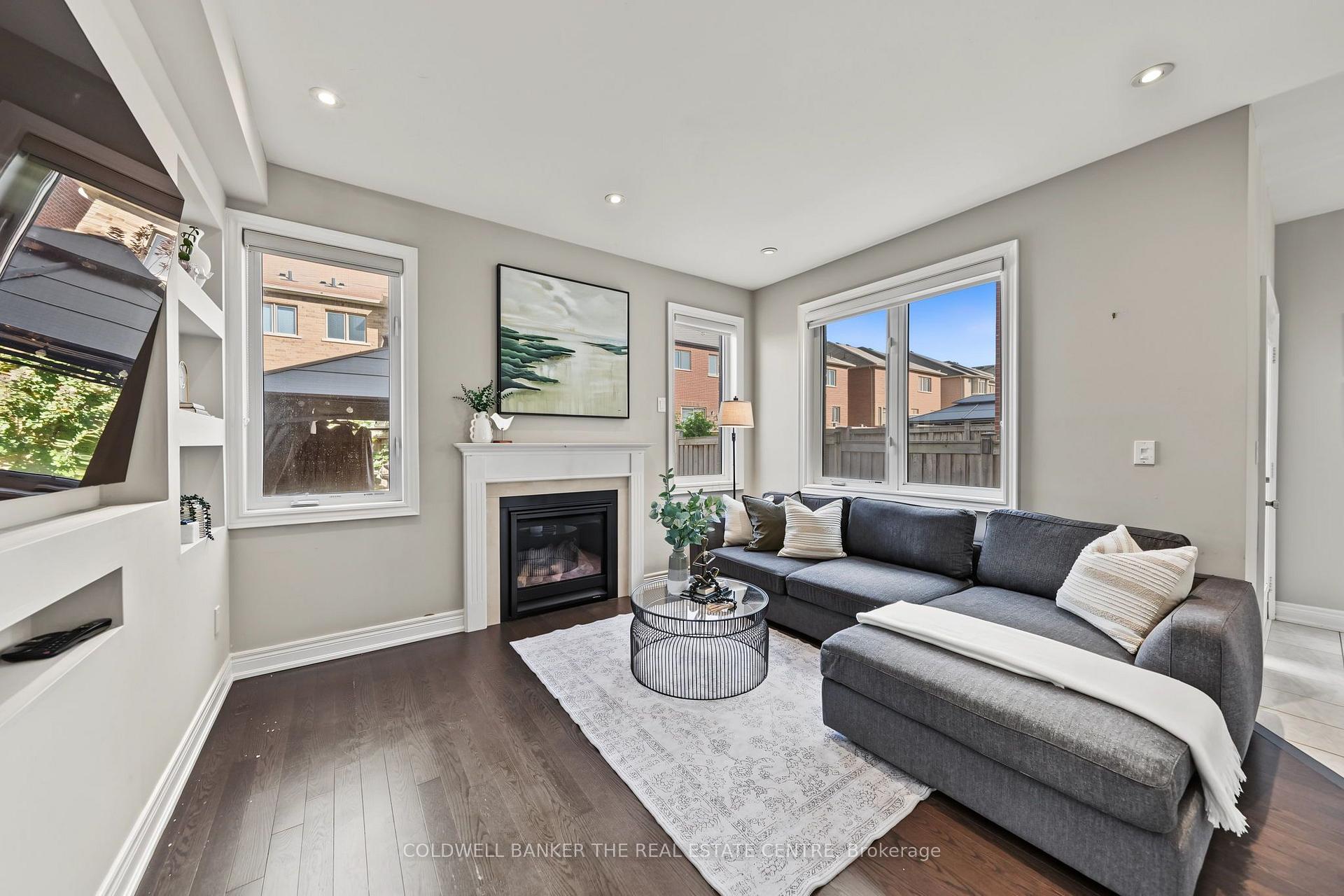 Photo 13 of 705 Yarfield Crescent, Newmarket, Glenway Estates — HOMEH