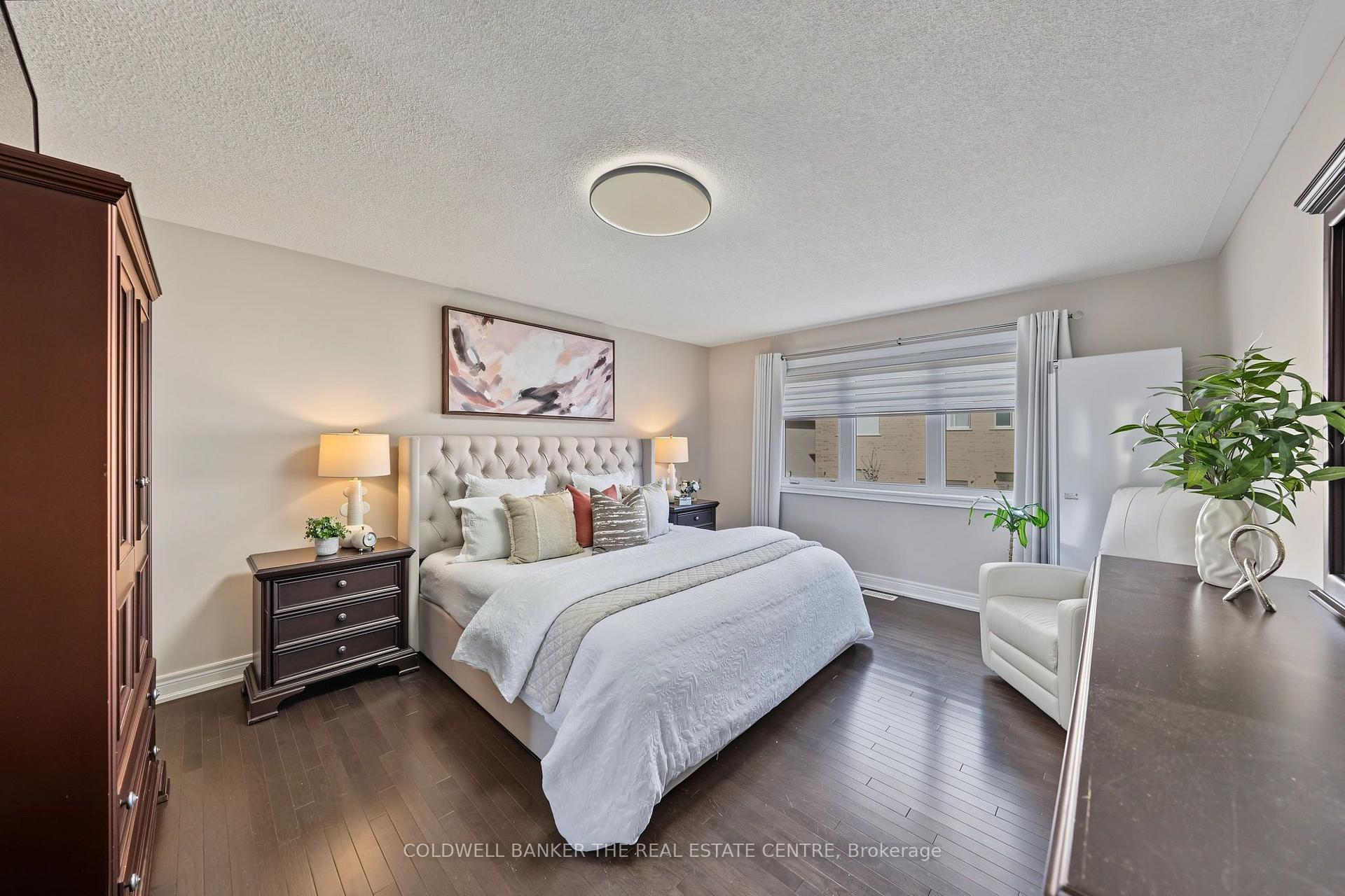Photo 15 of 705 Yarfield Crescent, Newmarket, Glenway Estates — HOMEH