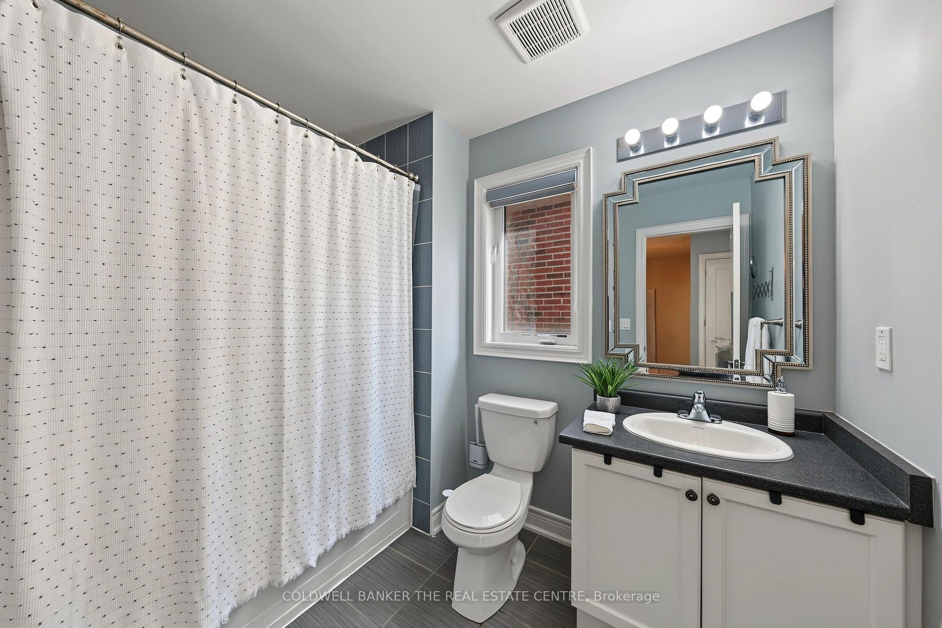 Photo 18 of 705 Yarfield Crescent, Newmarket, Glenway Estates — HOMEH