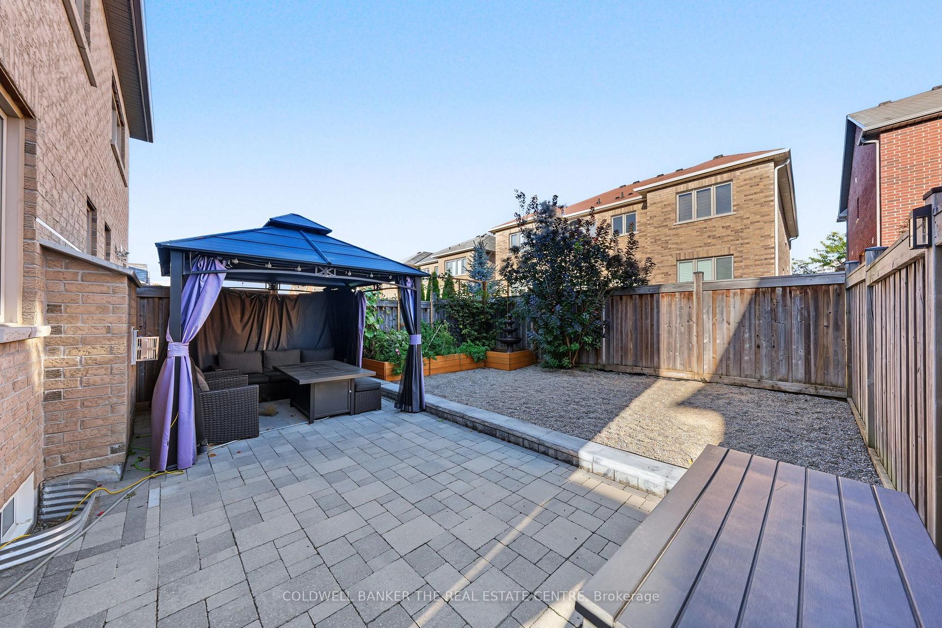 Photo 28 of 705 Yarfield Crescent, Newmarket, Glenway Estates — HOMEH