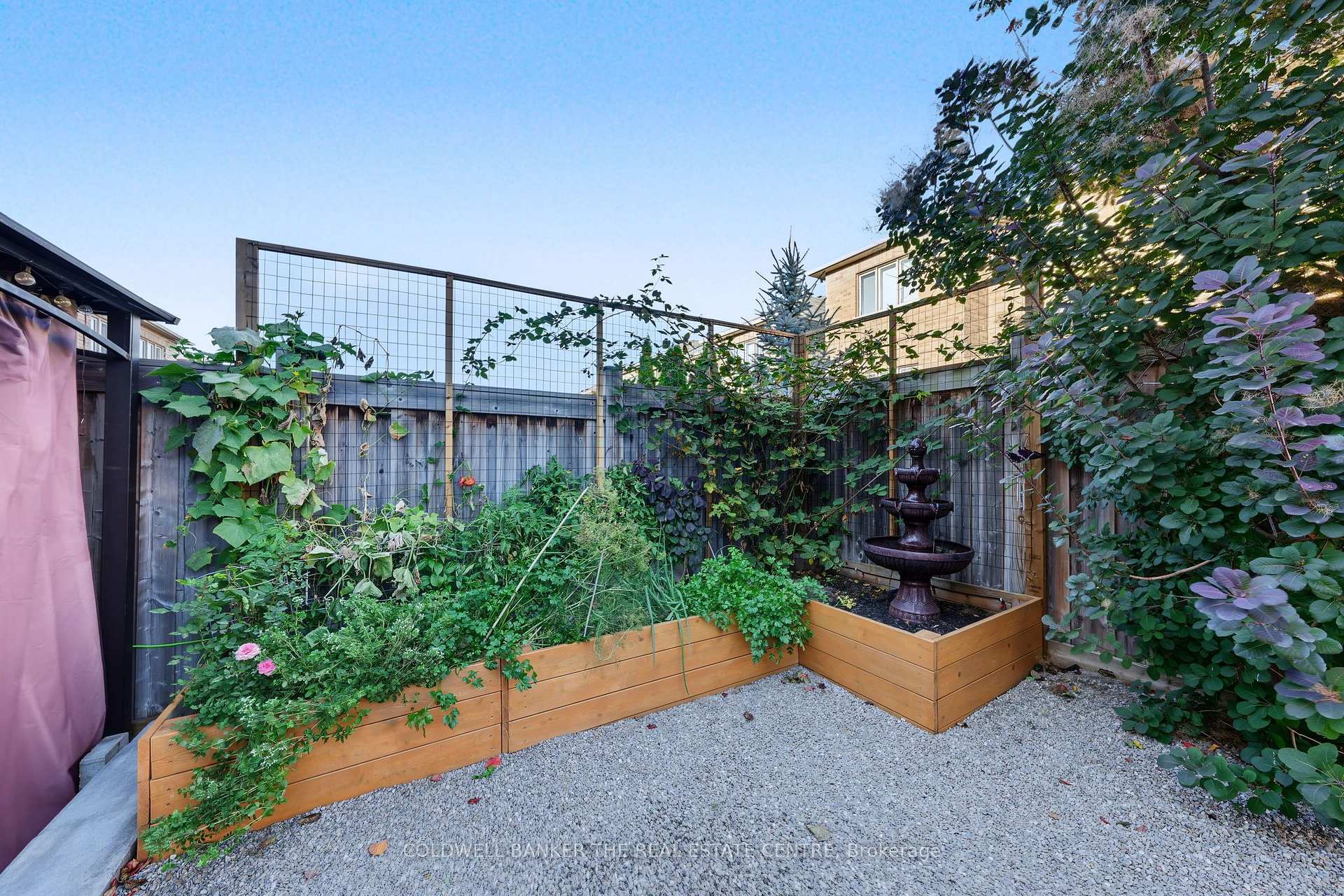Photo 30 of 705 Yarfield Crescent, Newmarket, Glenway Estates — HOMEH